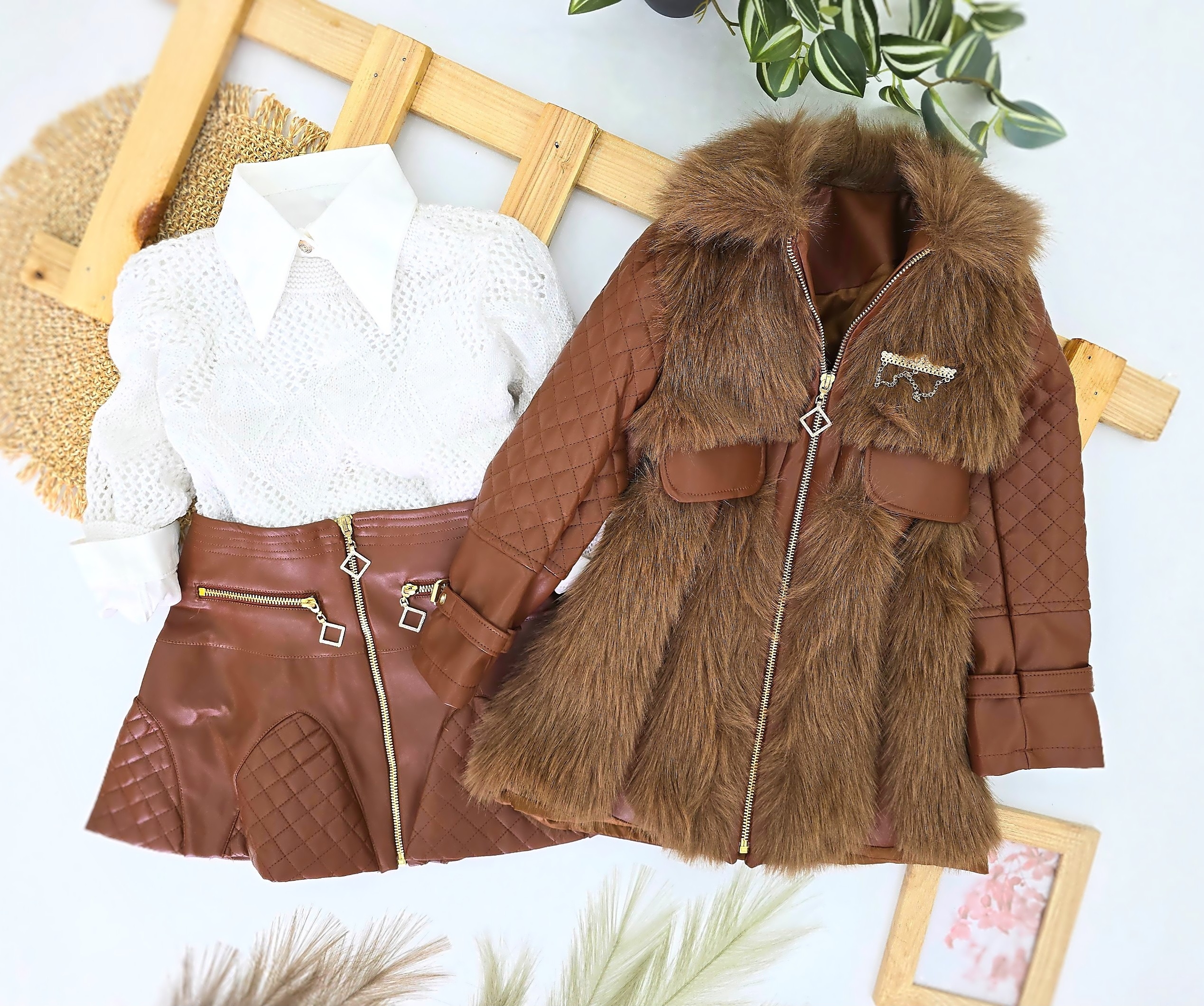 Komplet za devojčice – košulja, suknja, bundica i džemper