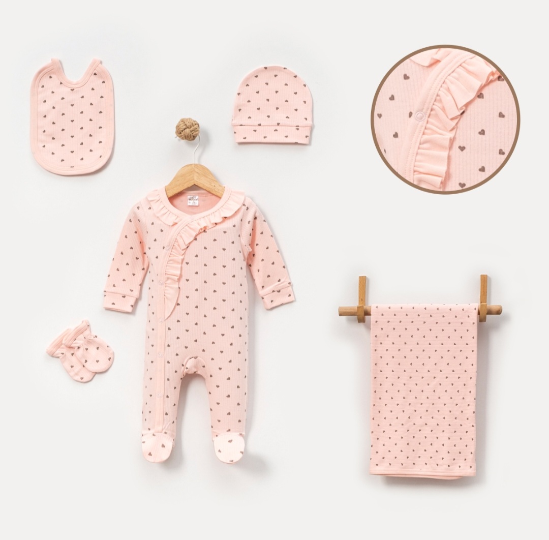 Petodelni roze set za bebe devojčice – rebrasti pamuk sa motivima srca