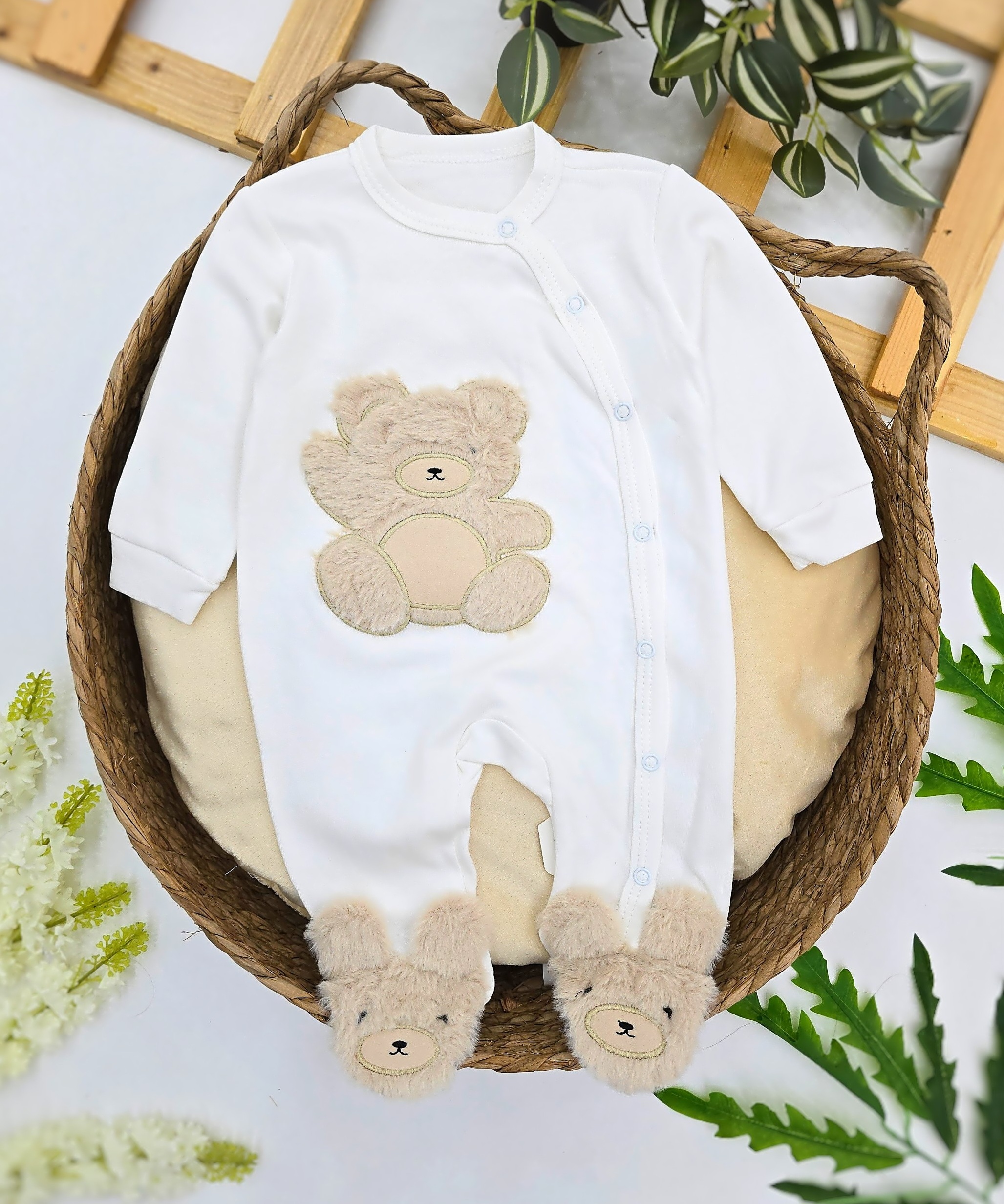 Beli Meda kombinezon sa imitacijom patofnica