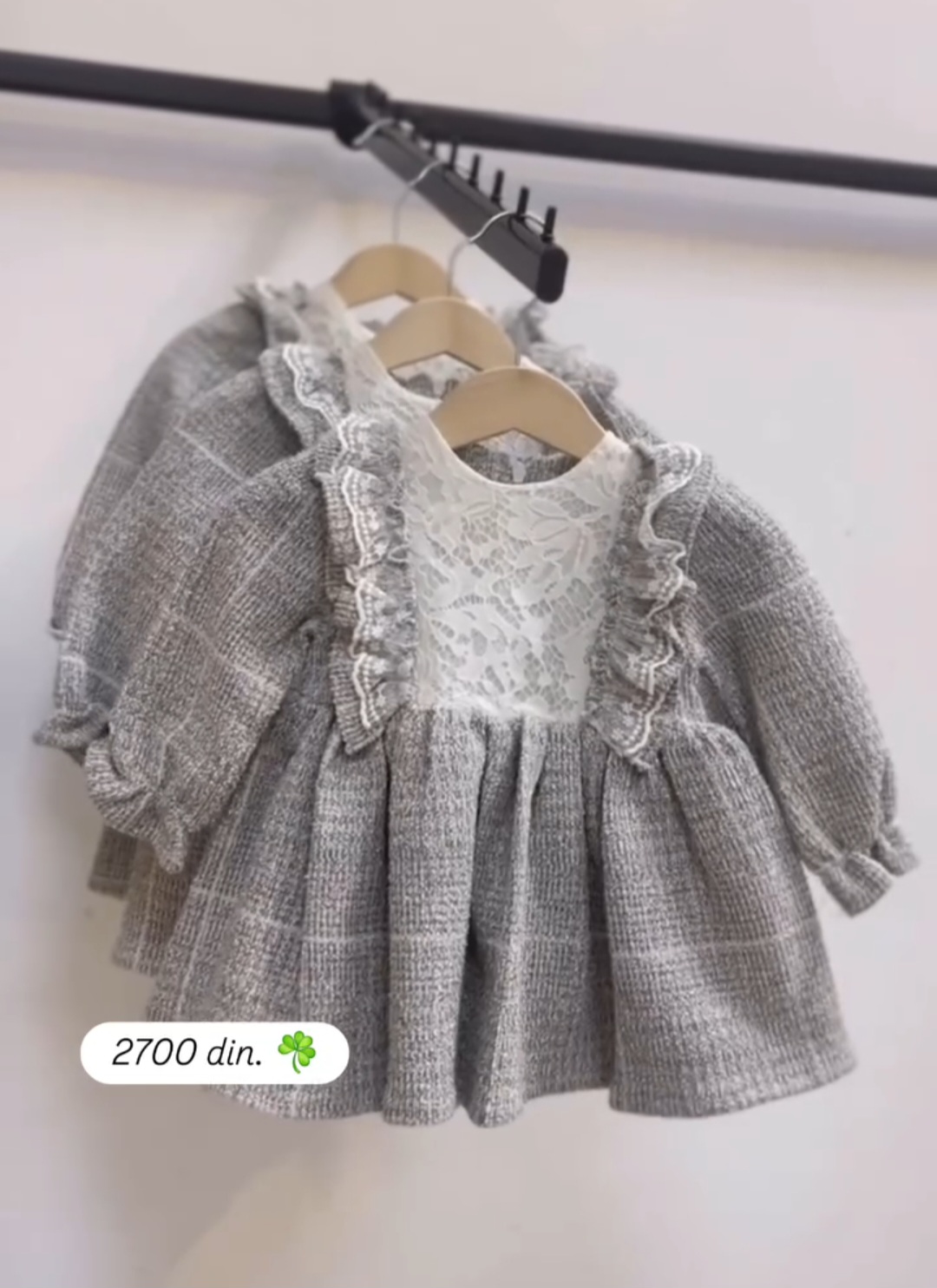 Siva svečana haljinica za bebe sa belim detaljima
