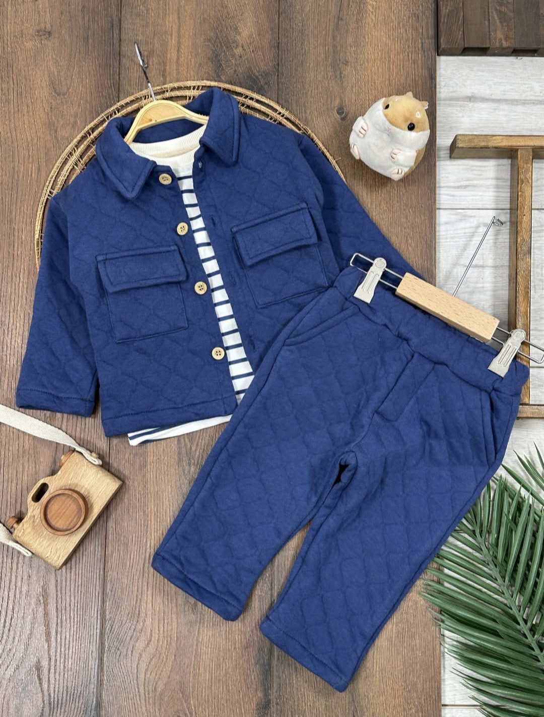 Prolećni komplet za dečake – sako jaknica, bluzica i donji deo (teget)