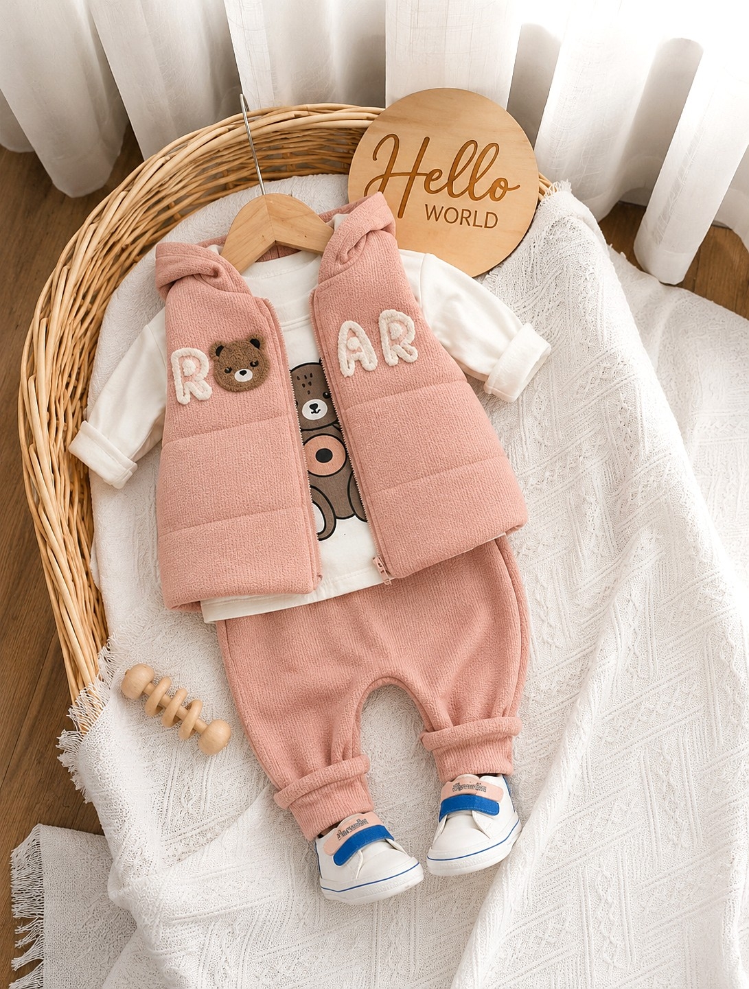 Roze set sa medvedićem za bebe devojčice – prsluk, bluzica i donji deo