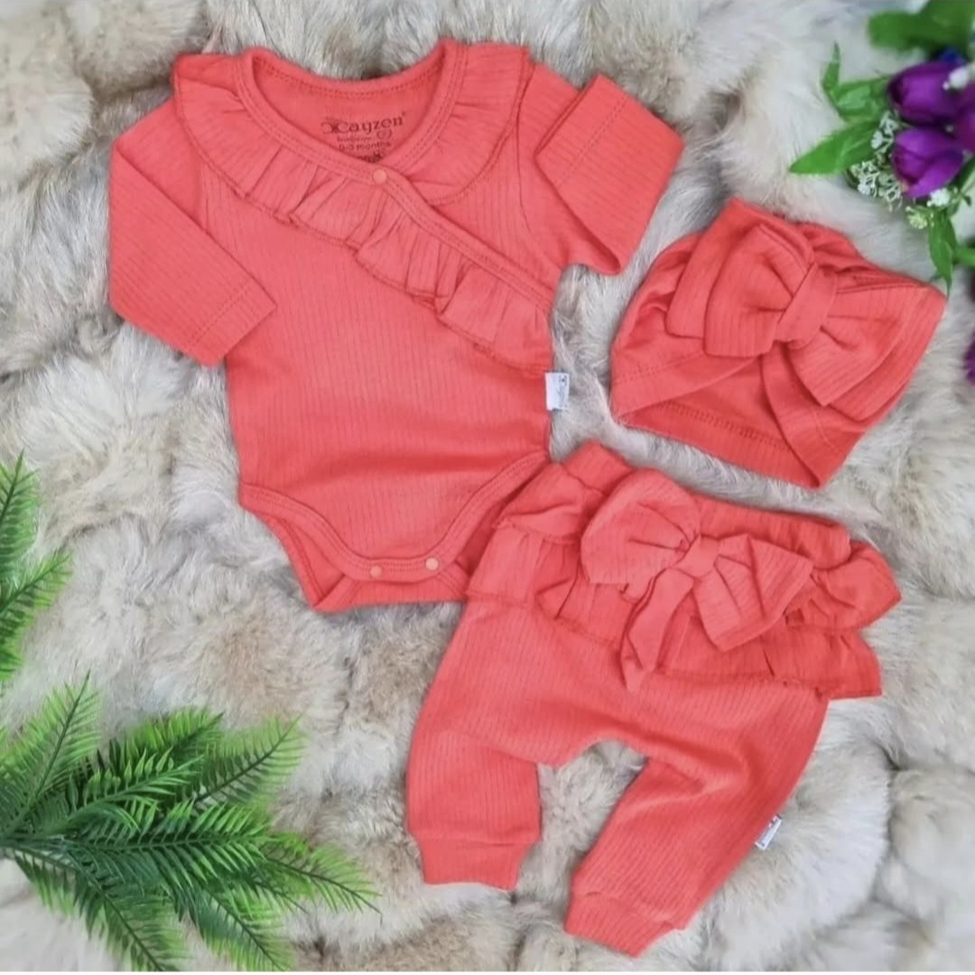Trodelni set za bebe – bodi, helanke i turban u boji korala