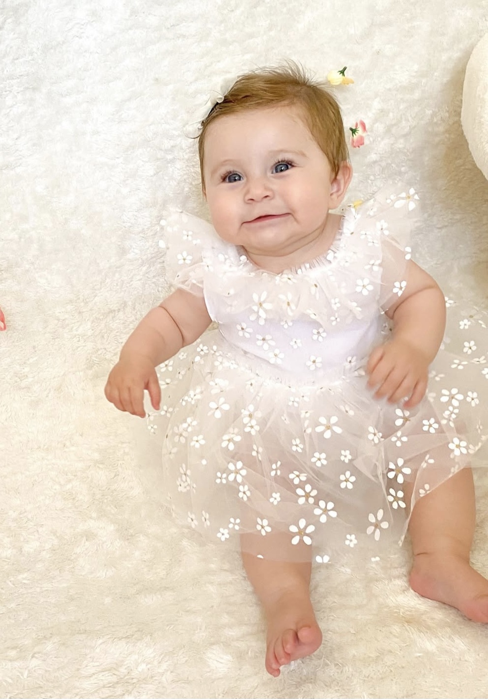 Bela haljinica za bebe devojčice – Sa motivima bele rade 