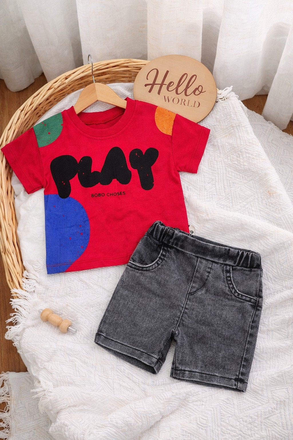 Letnji bebi set za dečake – majica sa printom PLAY i teksas šorts