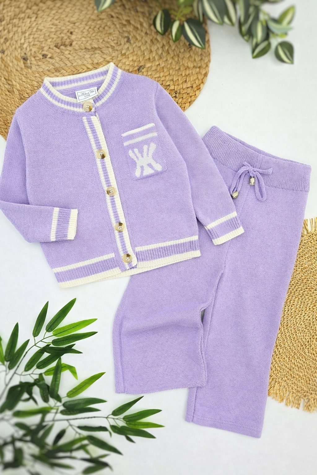 Dvodelni trikotažni komplet za devojčice – džemper i pantalone lila boje