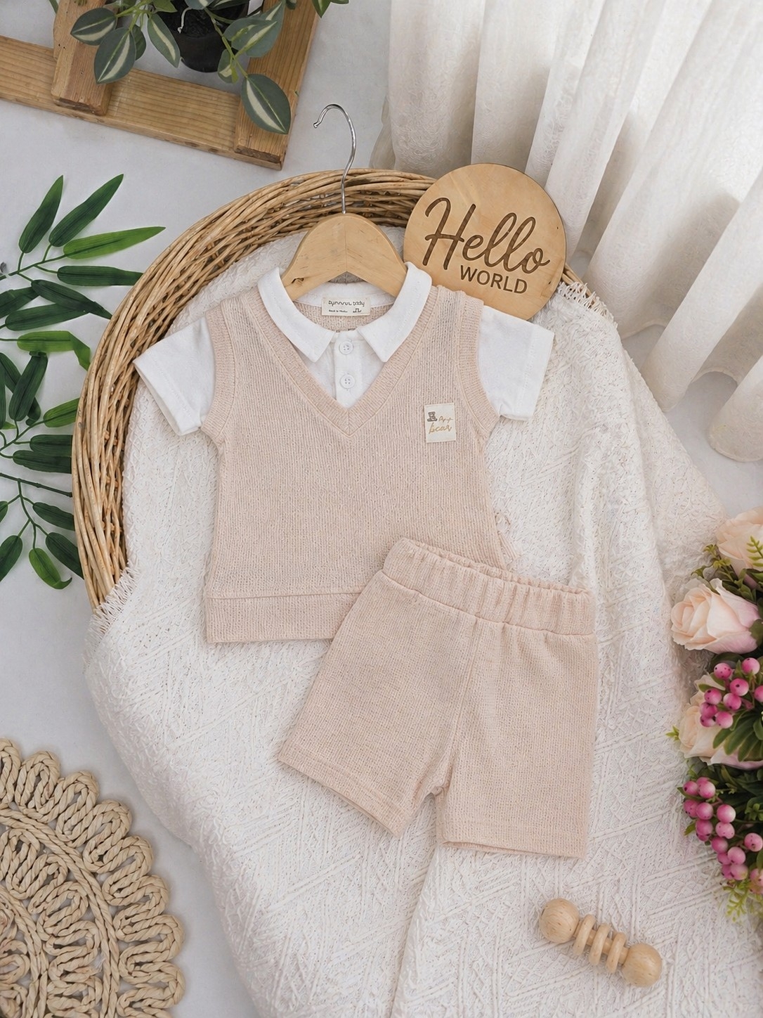 Krem dvodelni set za bebe dečake – majica i šorts