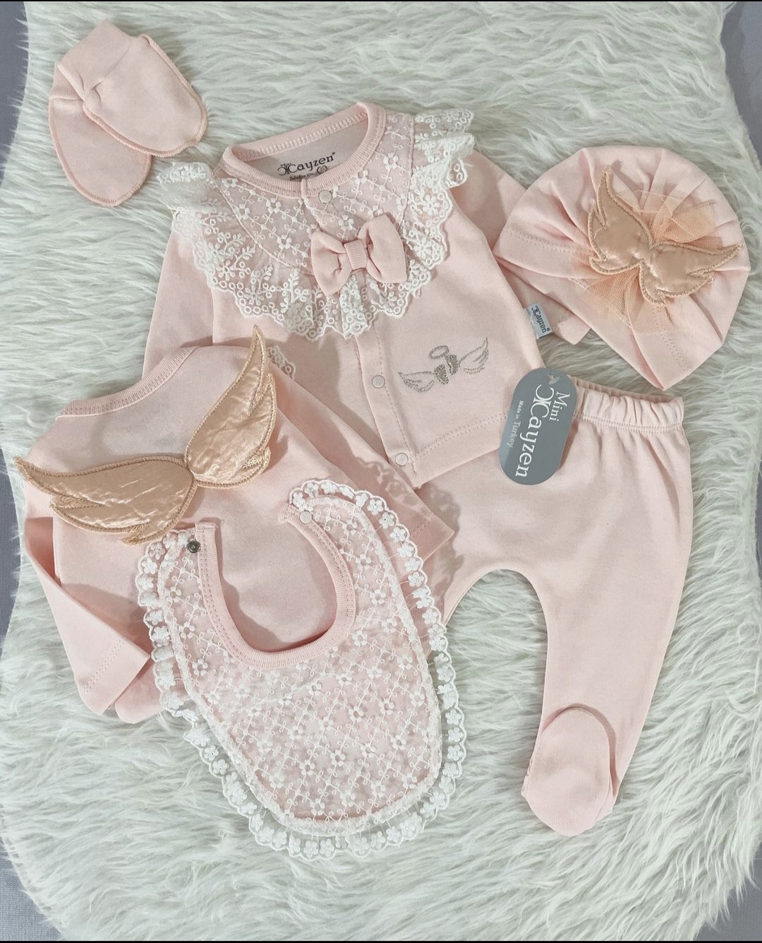 Set za izlazak iz porodilišta – nežan komplet za bebe