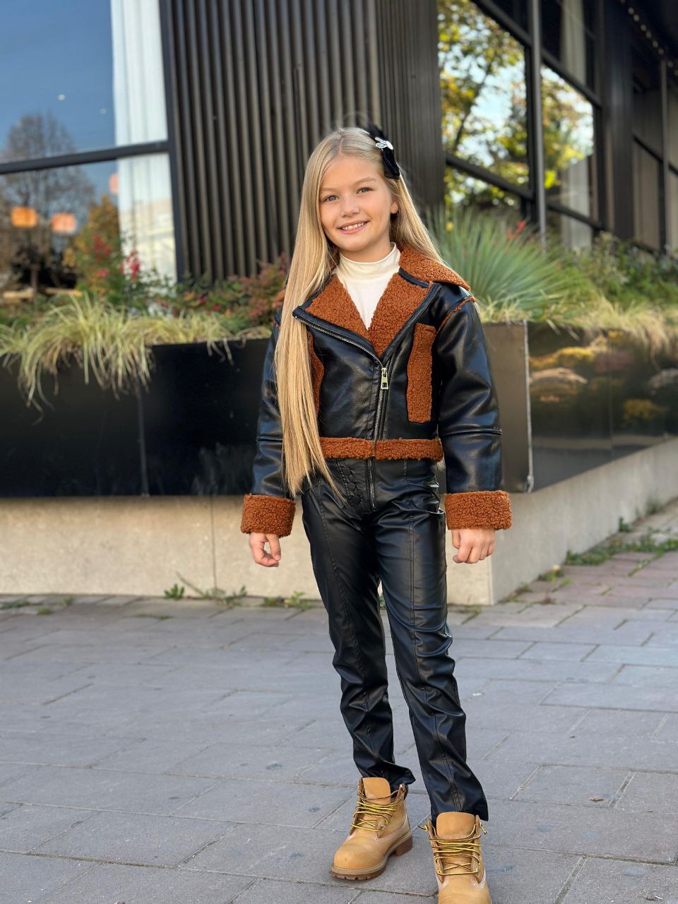 Zimska jakna i pantalone od eko kože + bela bluzica za devojčice