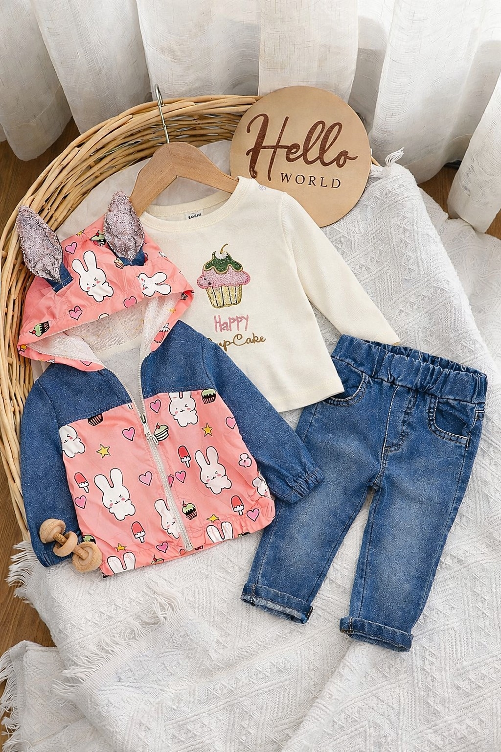 Trodelni komplet za devojčice sa zečićima i teksas pantalonama