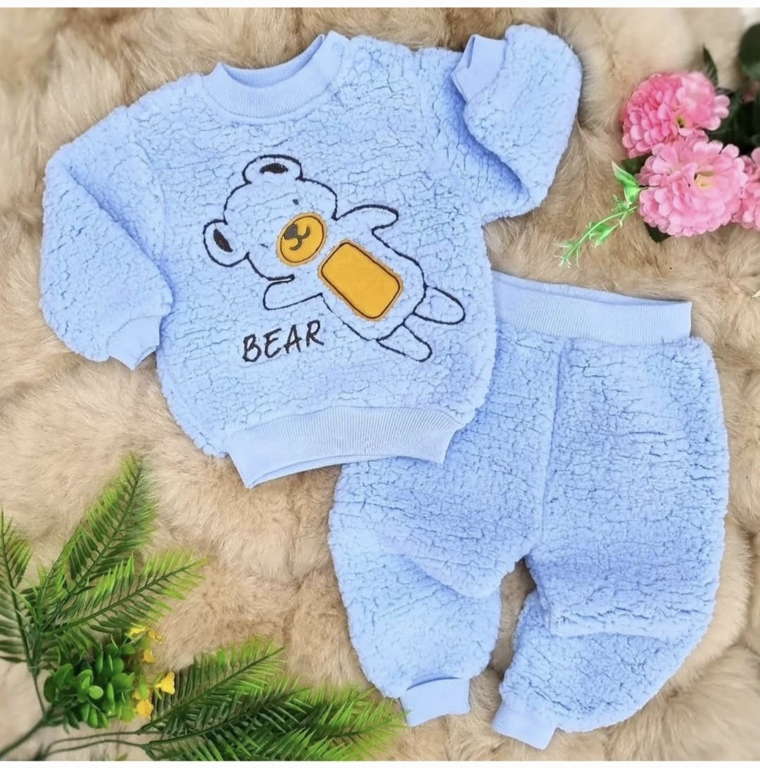 Tedi zimska trenerka za bebe – plavi komplet sa medom