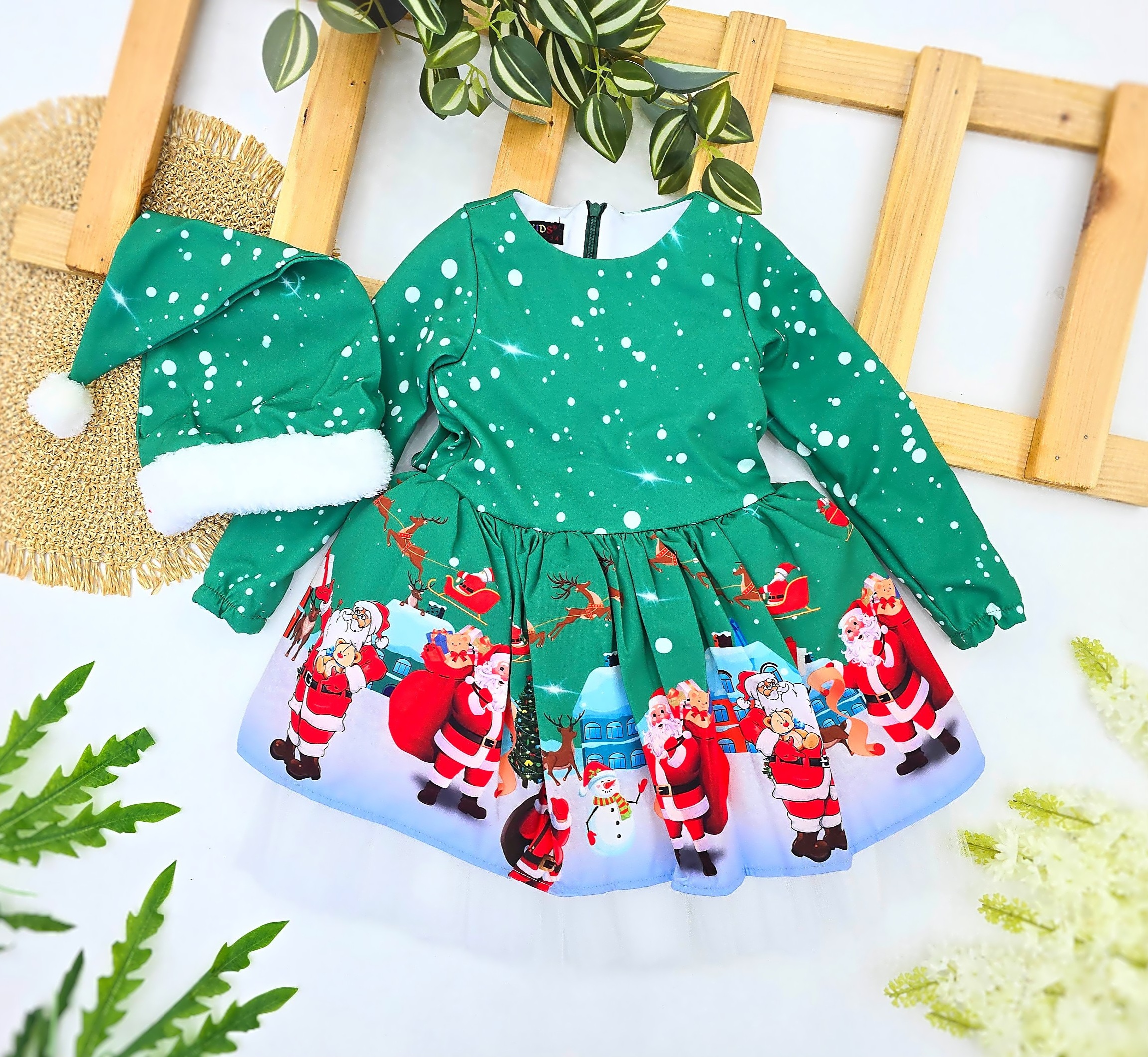 Novogodišnja haljinica sa kapicom – zelena