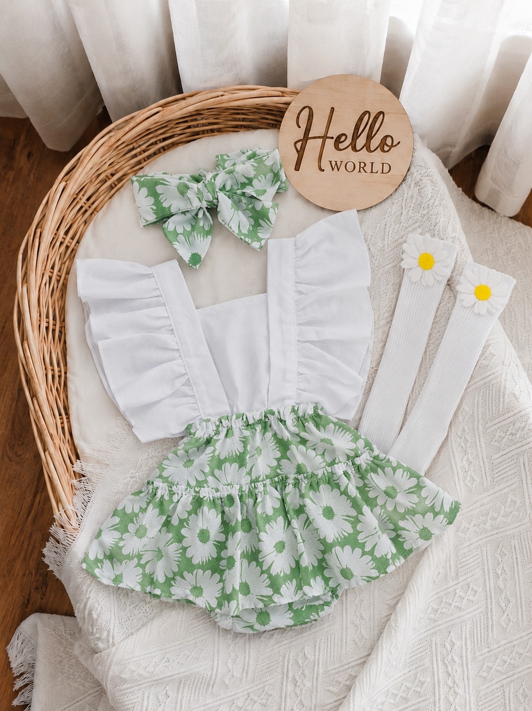 Cvetni letnji set za bebe devojčice – romper, traka i dokolenice