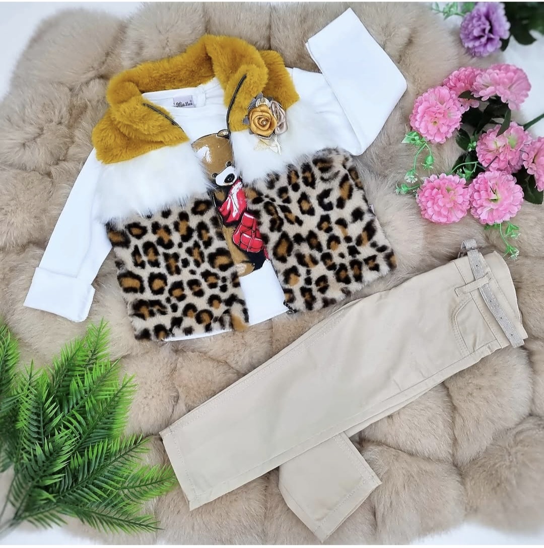 Komplet za devojčice – prsluk sa animal printom, bluza i pantalone Komplet za devojčice – prsluk sa animal printom, bluza i pantalone