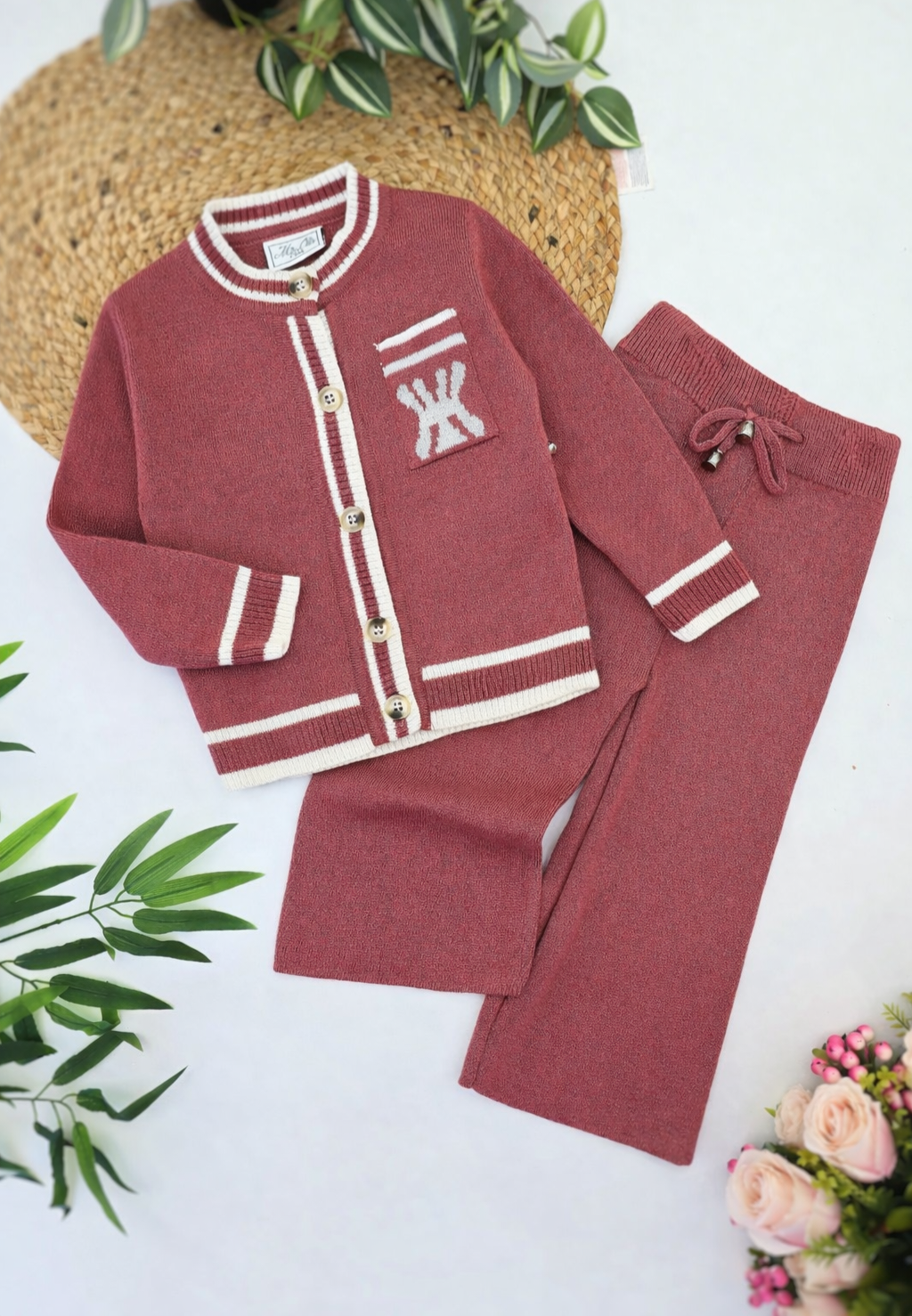 Dvodelni trikotažni komplet za devojčice – džemper i pantalone