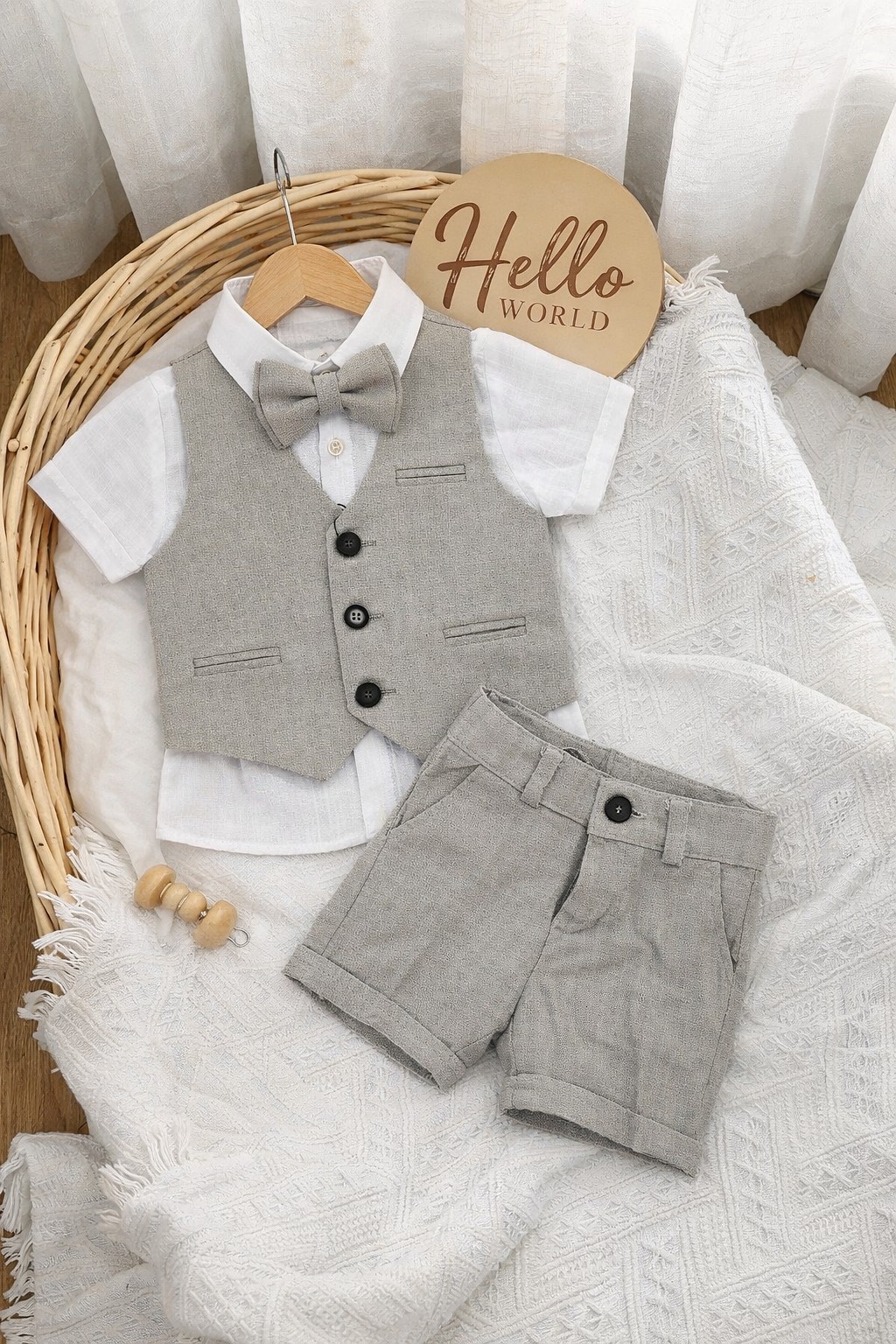 Svečano letnje odelo za dečake – košulja, prsluk, šorts i leptir mašna (sivo)