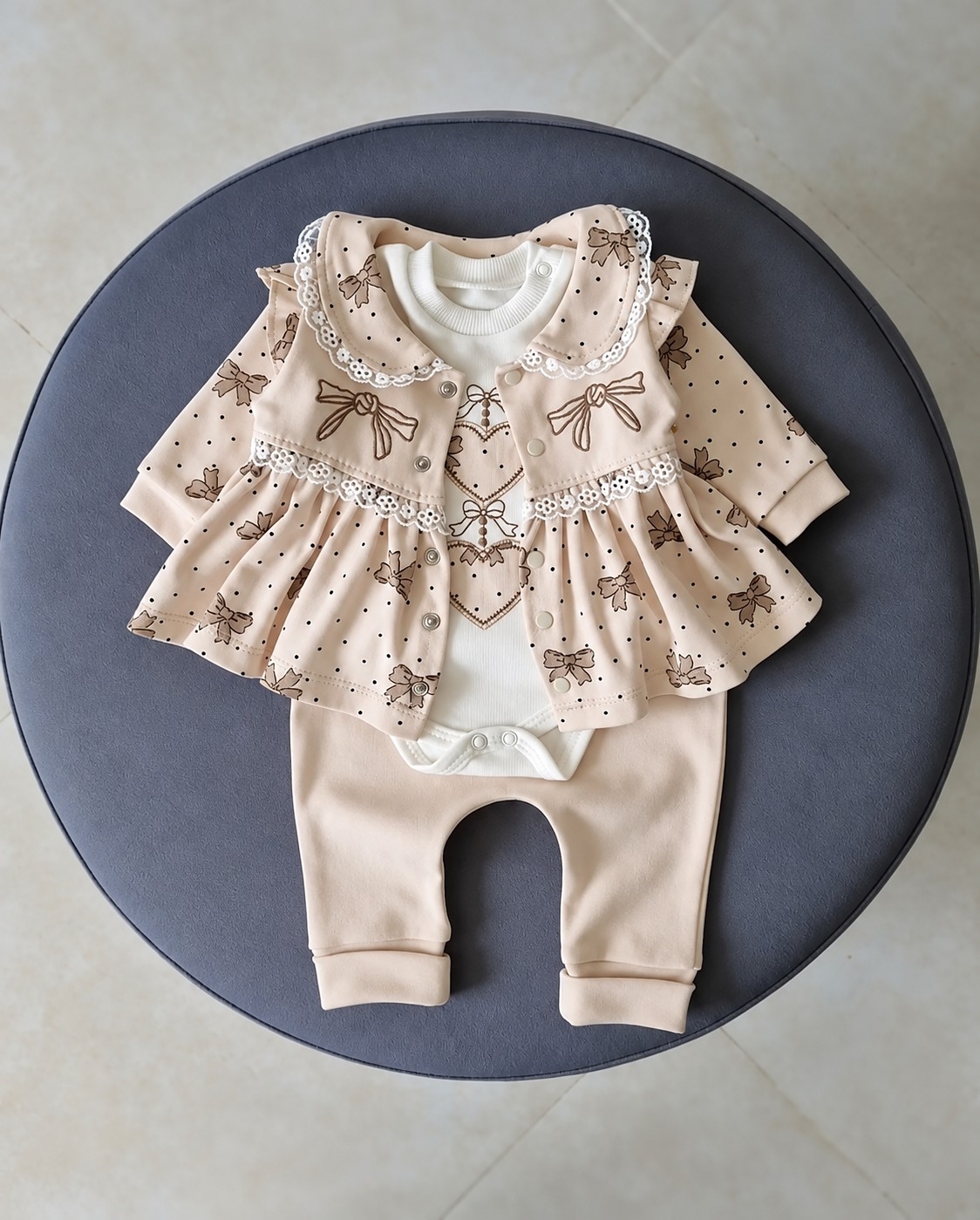 Bež set za bebe sa mašnicama – 3 dela