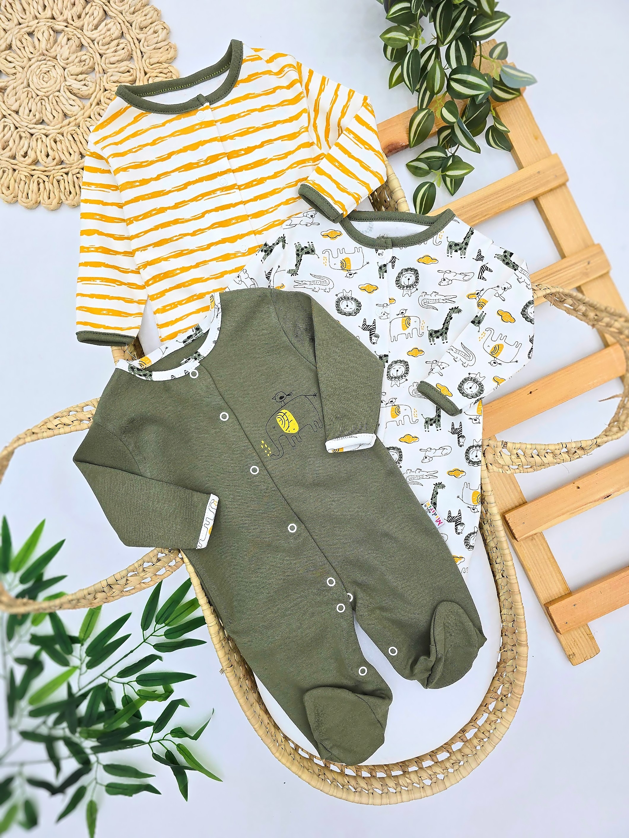 Set 3 štramplice za bebe sa životinjicama – maslinasto žuta kombinacija