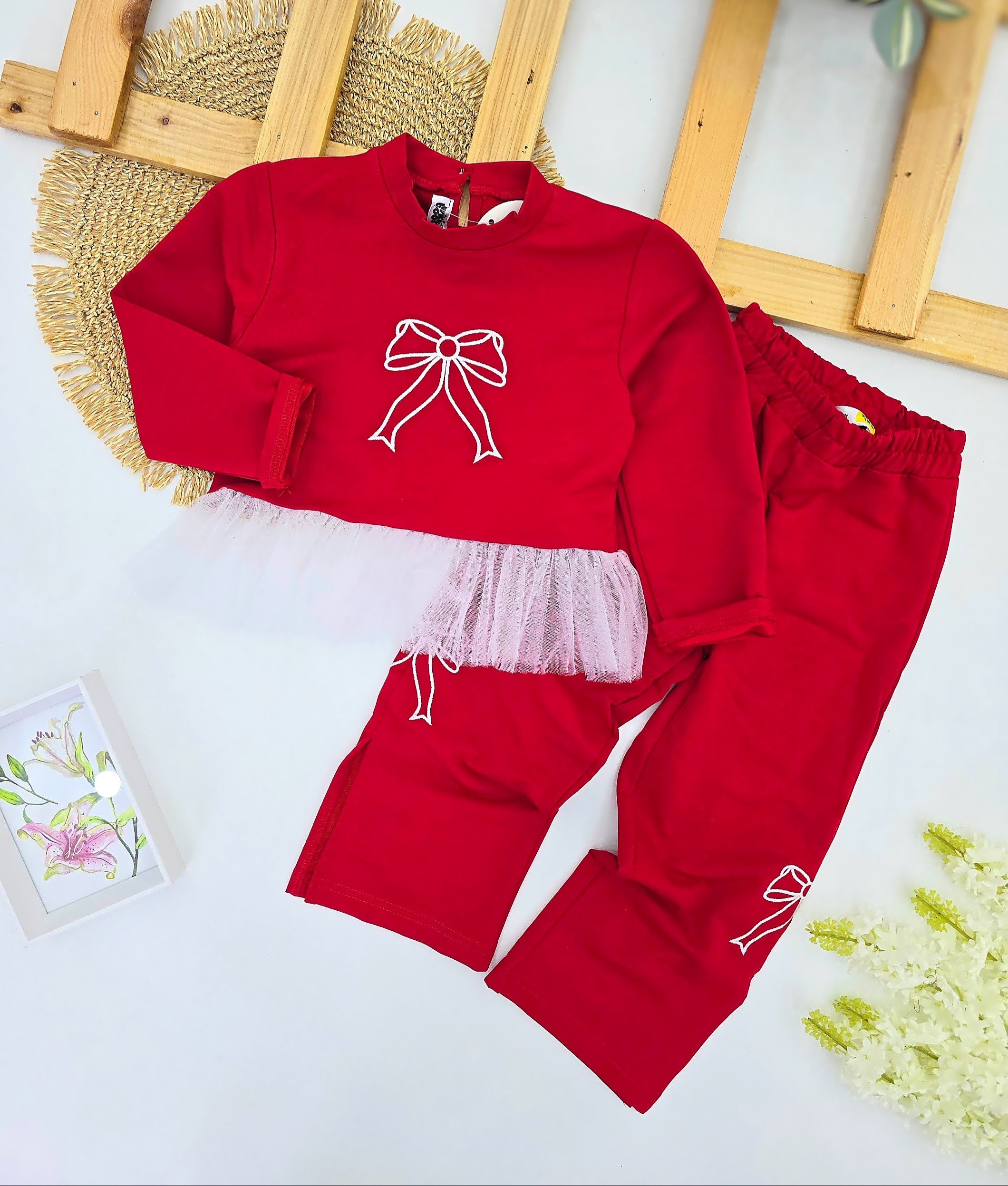 Dvodelna trenerka za devojčice - crvena sa detaljima