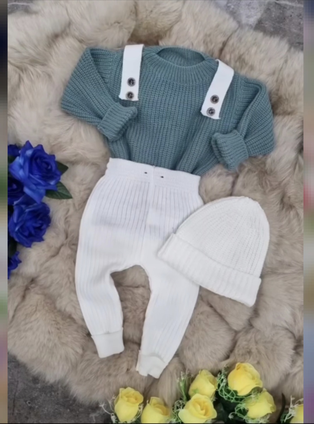 Pleteni trodelni komplet za bebe – džemper, pantalone i kapa