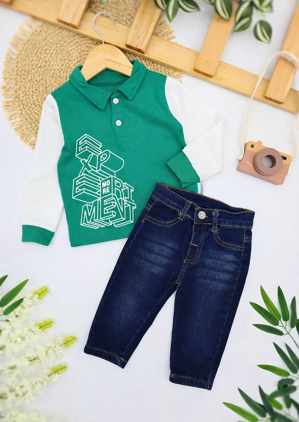Bluzica sa kragnom i farmerice za bebe dečake – zeleni komplet