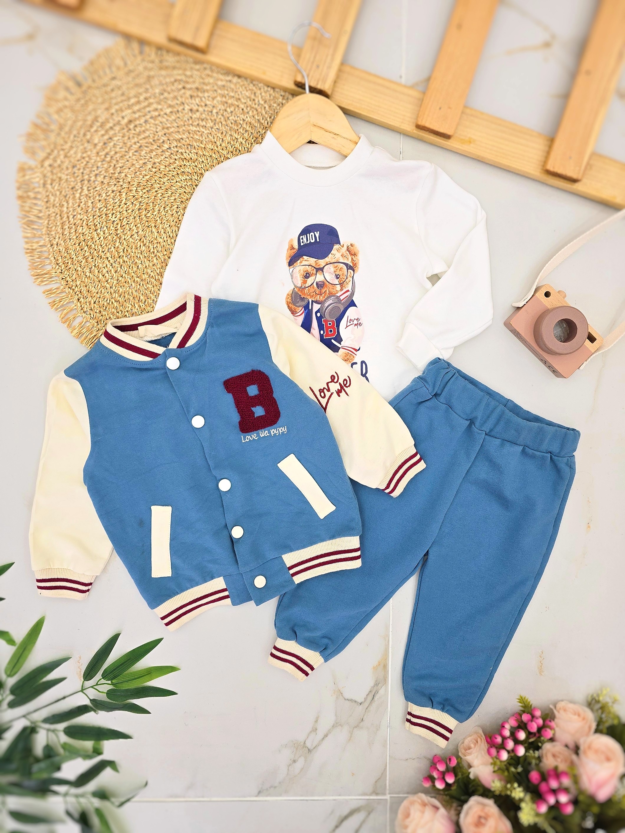 Trodelni set za bebe dečake – koledž duks, bluza i donji deo