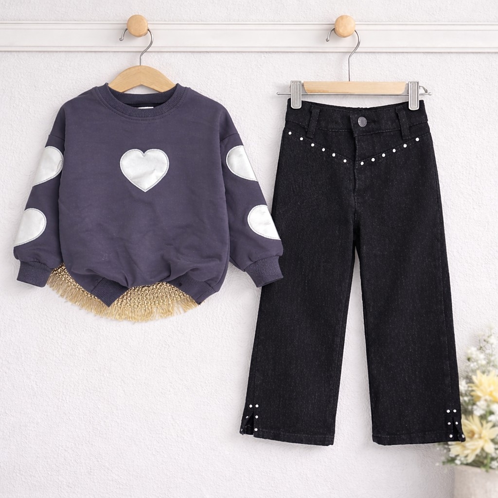 Komplet za devojčice: tamno sivi duks sa srcima i crne farmerice