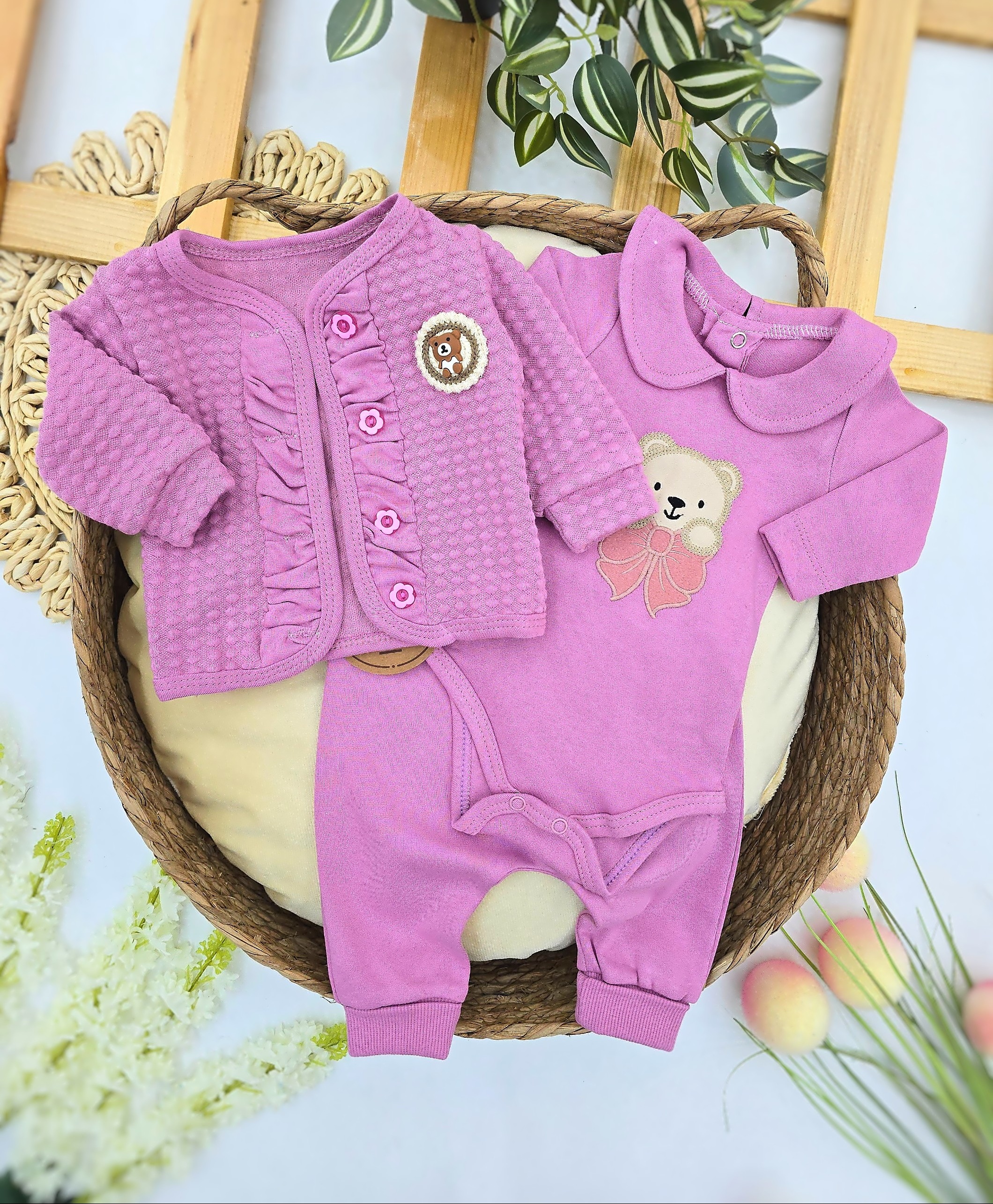 Pink set za bebe devojčice sa medvedićem – duksić i bodi sa kragnicom