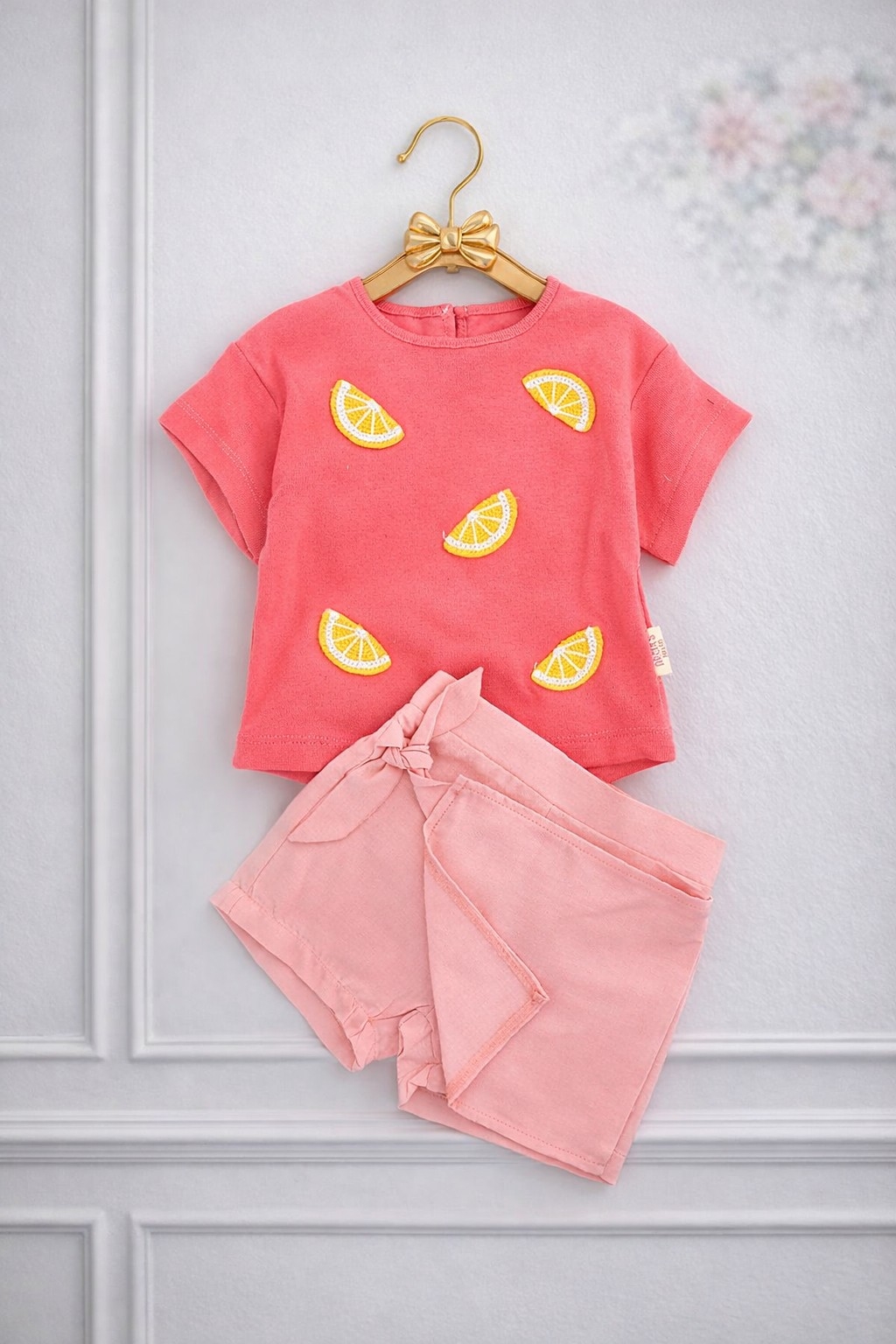 Dvodelni komplet za devojčice sa limun motivima – majica i šorts