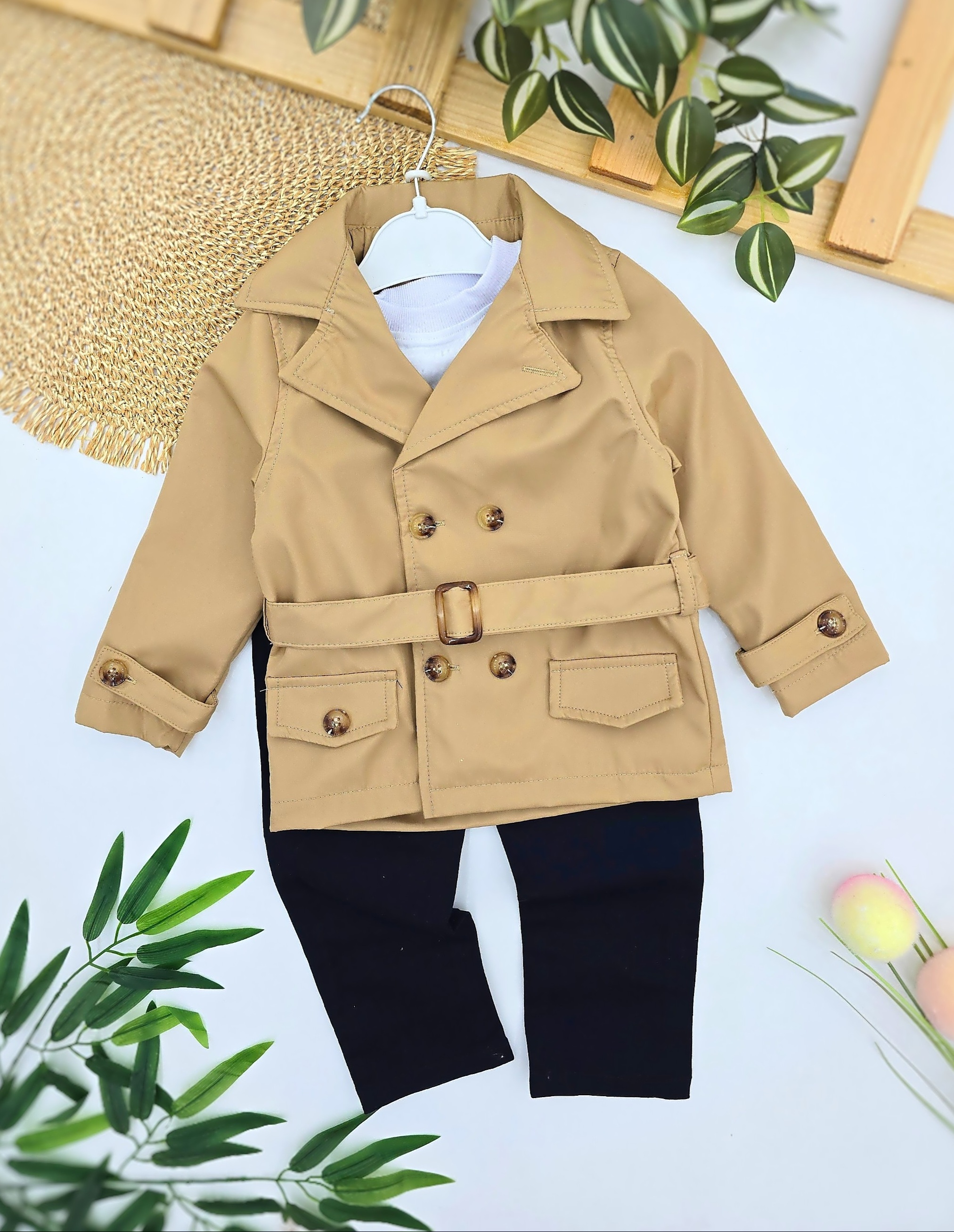 Prolećni komplet za dečake sa mantilom, pantalonama i bluzom