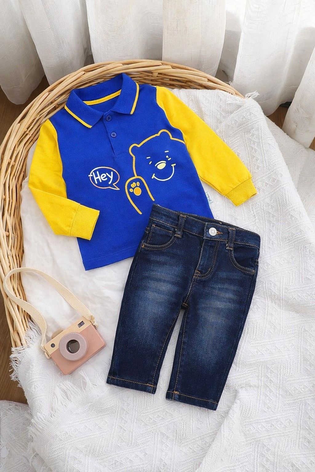 Bluza sa kragnom i farmerice za dečake