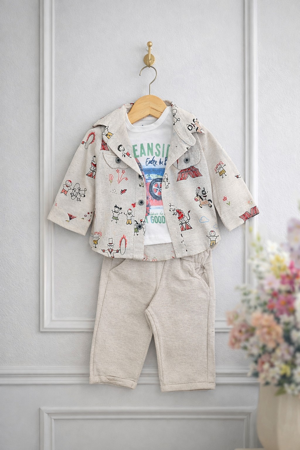 Komplet za dečake – košulja sa printom, bluzica i pantalone