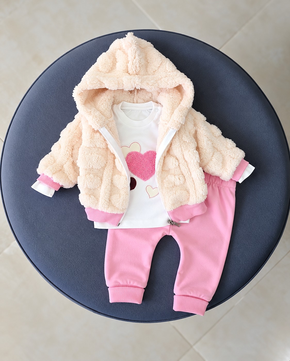 Belo-roze set sa srcima - bundica, termo pantalone i bluza