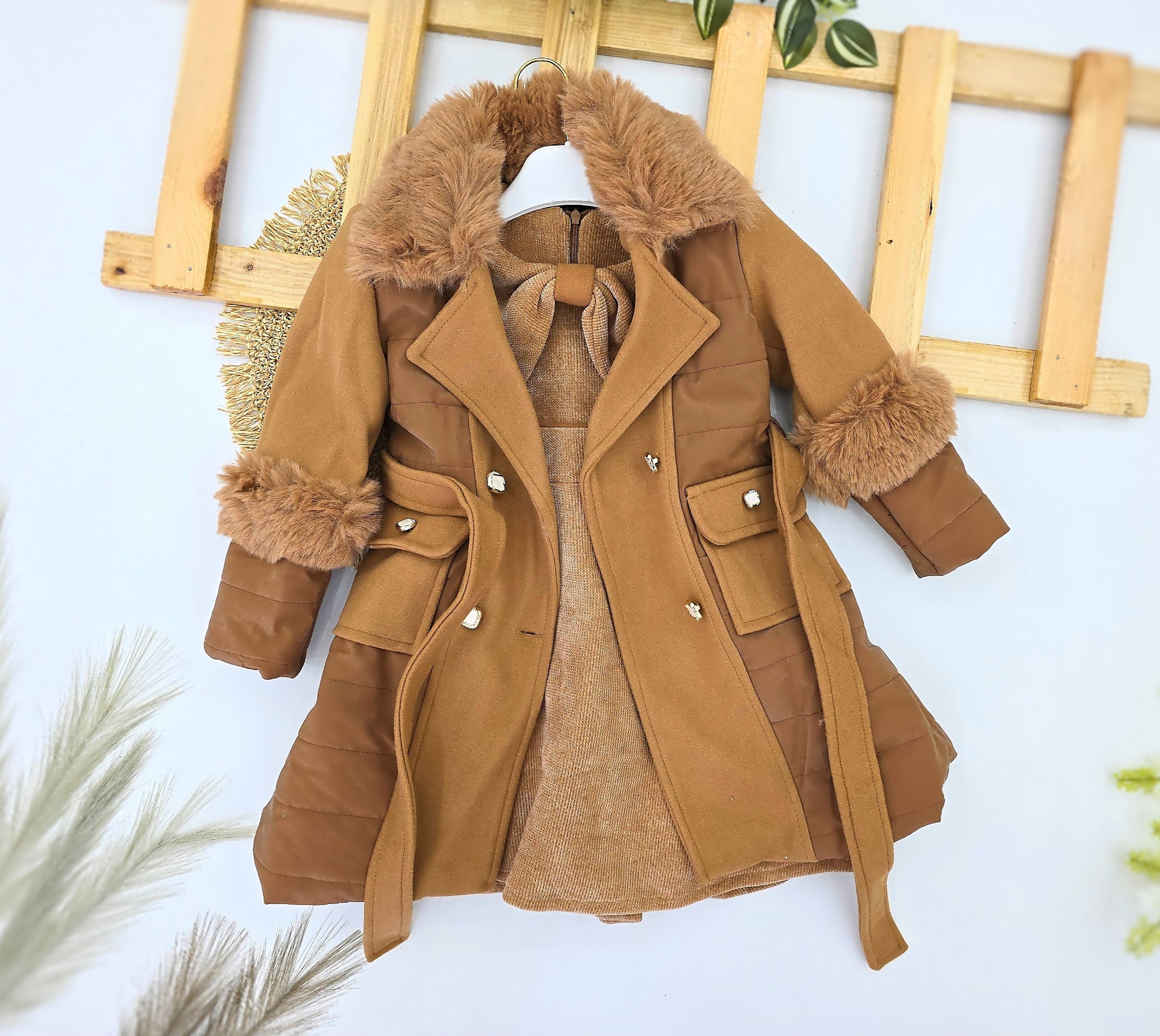 Kaput i haljina za devojčice – elegantan komplet za jesen i zimu