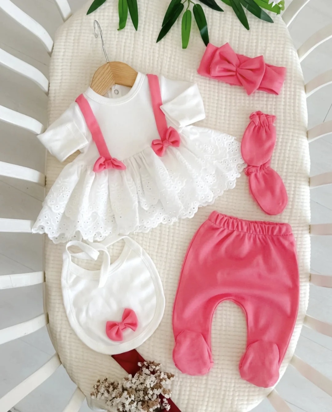 Belo-pink set sa mašnicama za novorođenče – 5 delova