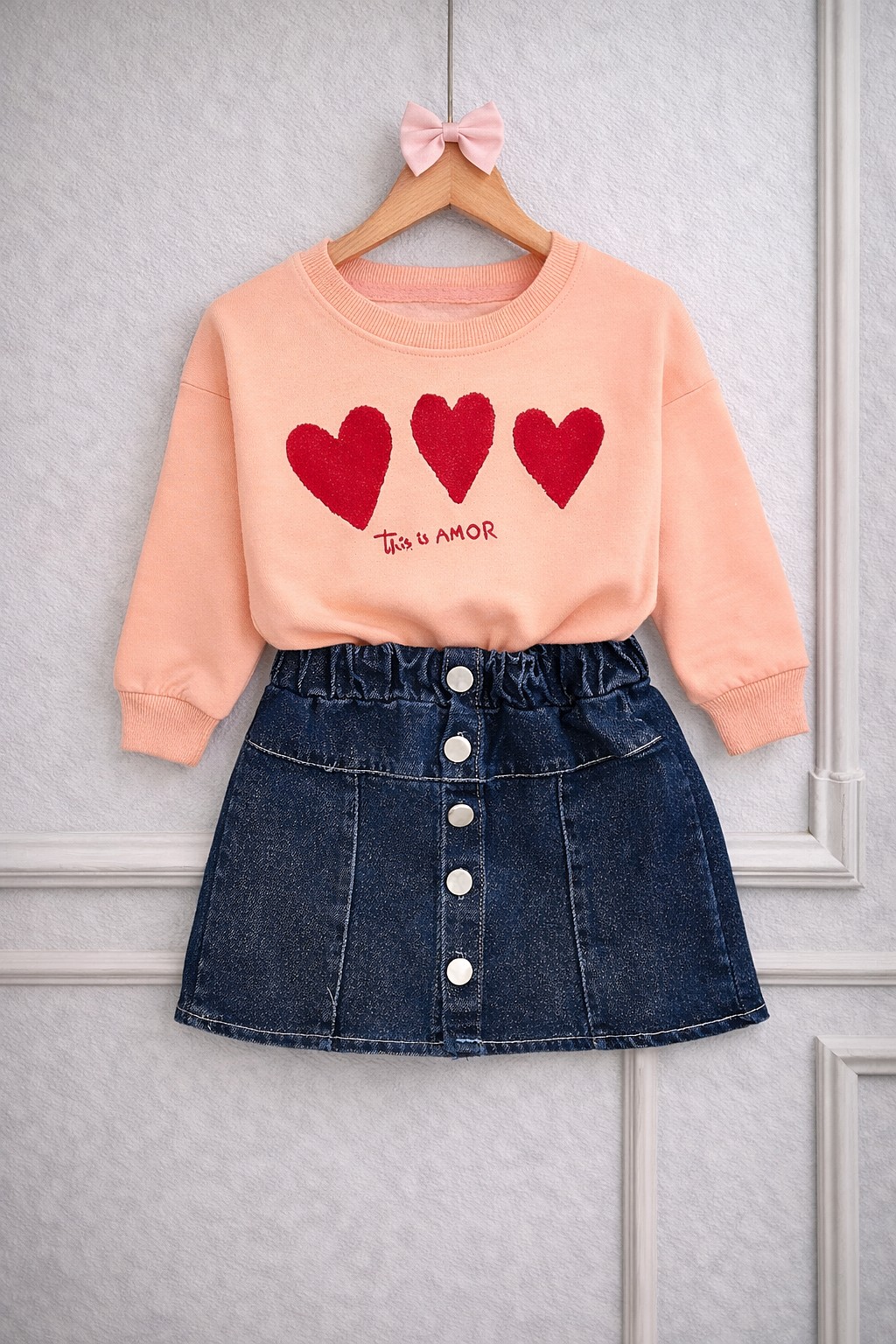 Roze duks sa srcima i teksas suknjica za devojčice