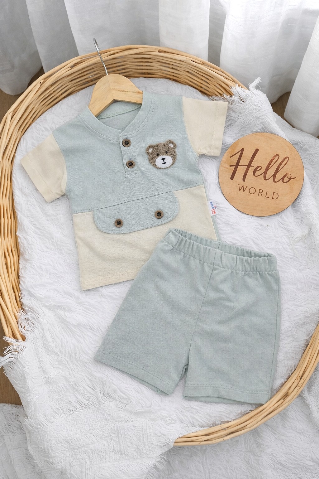 Letnji set za dečake – majica sa medom i šorts