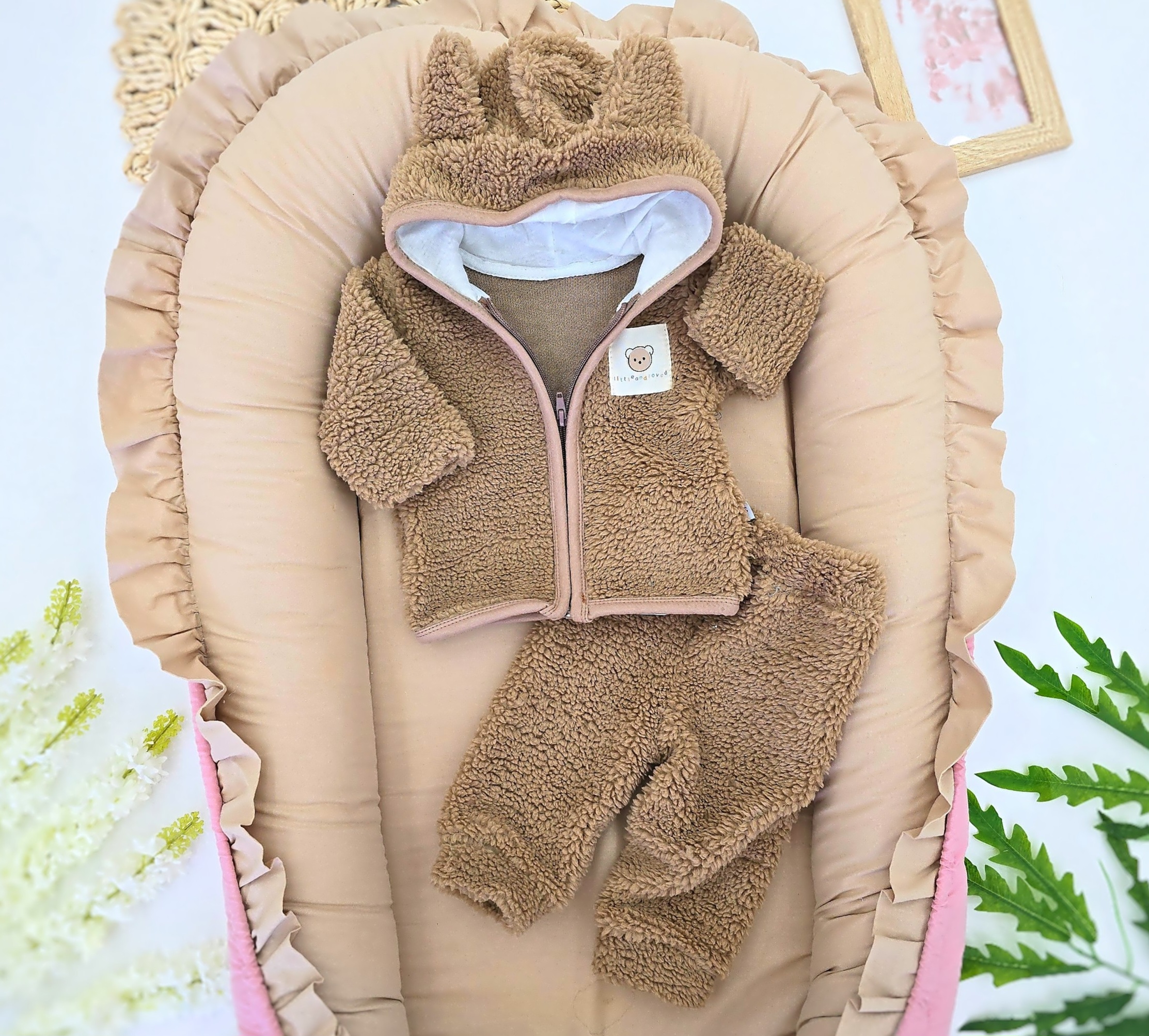 Jesenji komplet za bebe – Tedi jaknica i pantalone