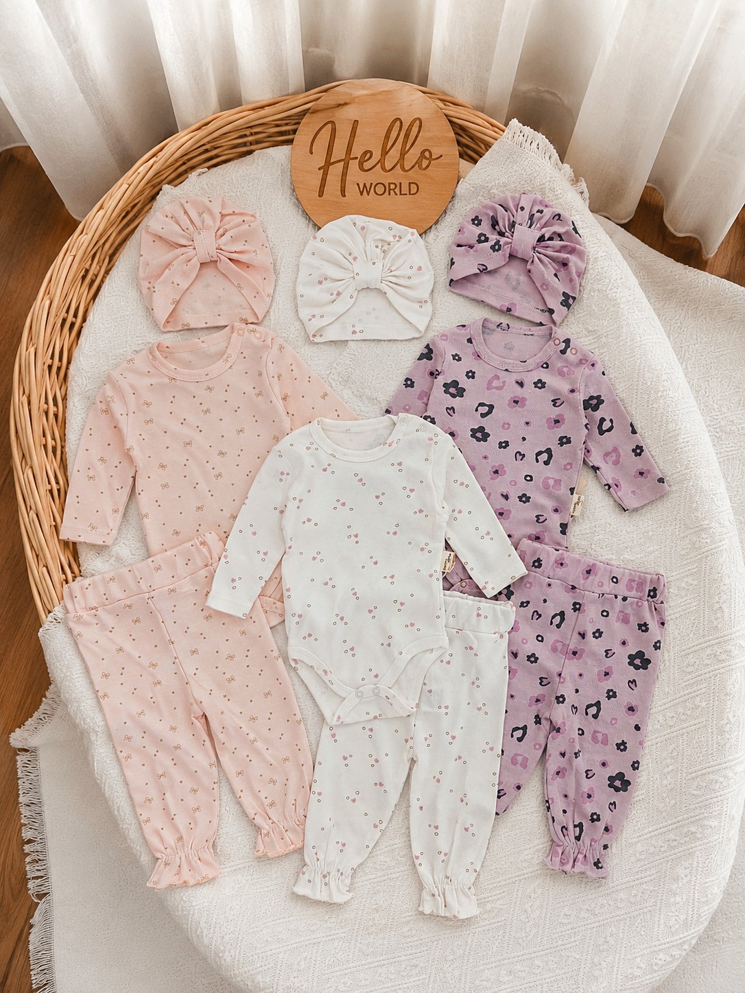 Devetodelni set za bebe devojčice – 3 bodija, 3 pantalonice i 3 turbana (100% pamuk)
