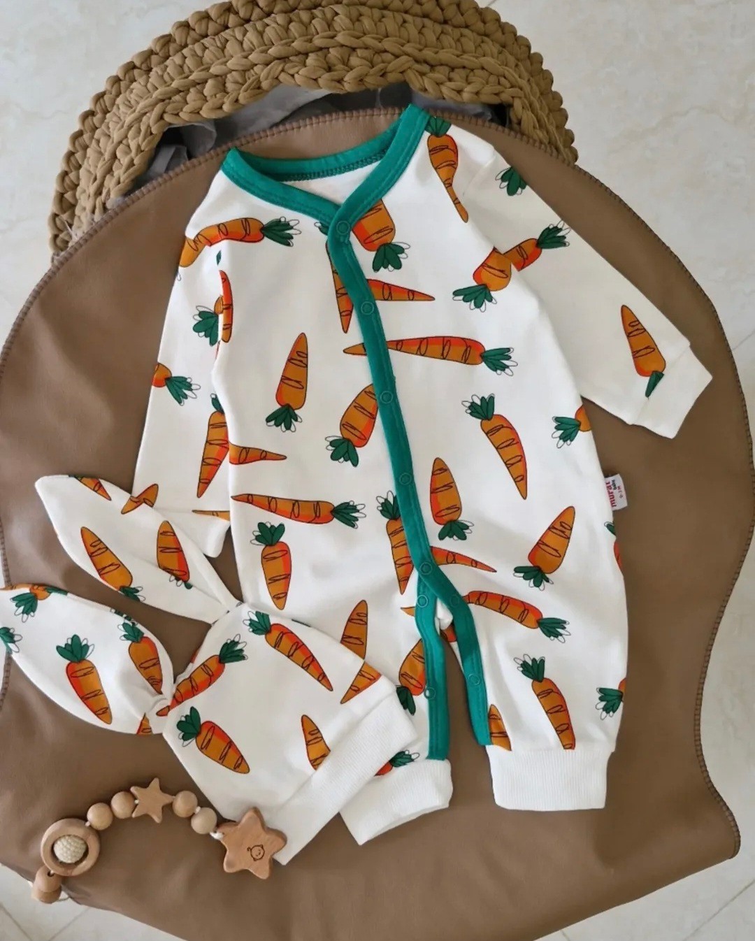 Uskršnji set za bebe – kombinezon i kapica sa ušima