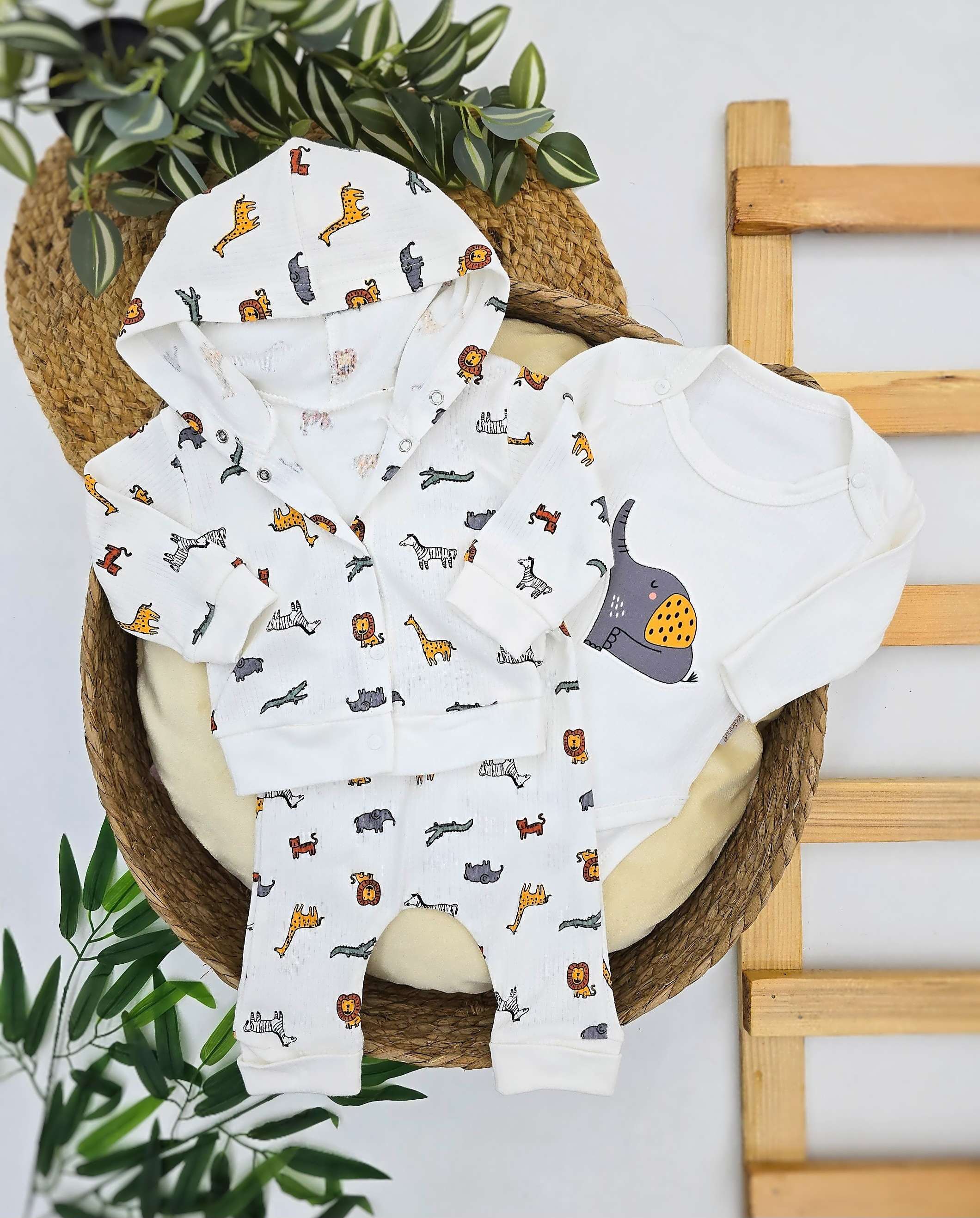 Bebi set sa životinjicama – duks sa kapuljačom, bodi i donji deo