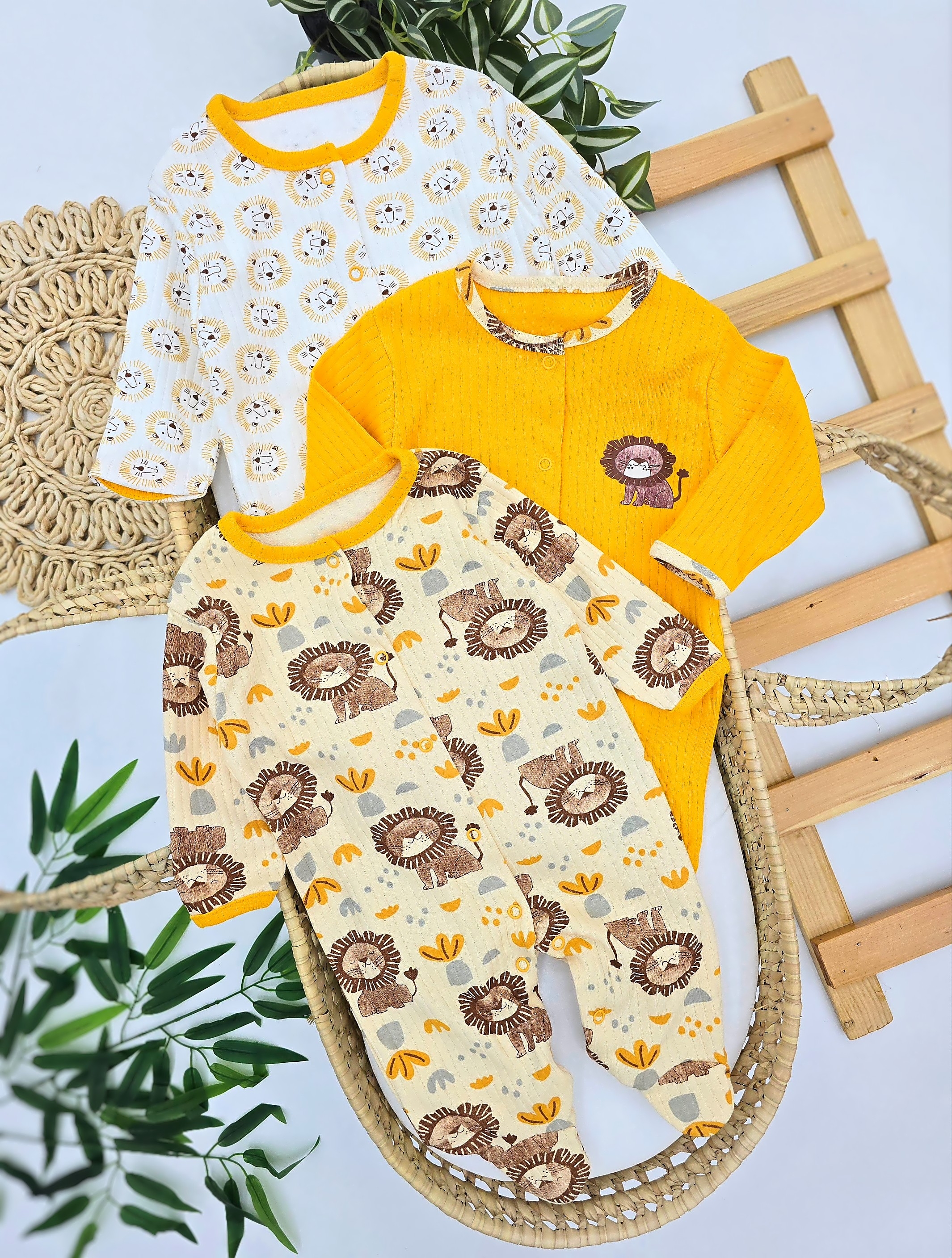 Set 3 štramplice za bebe sa lavovima – žuto bež kombinacija
