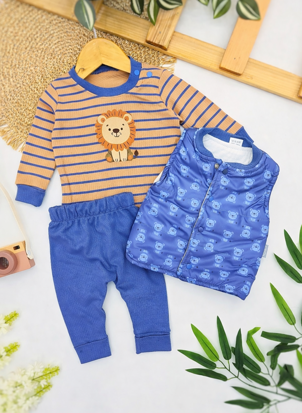 Lav set za bebe dečake – prsluk, bluzica i donji deo