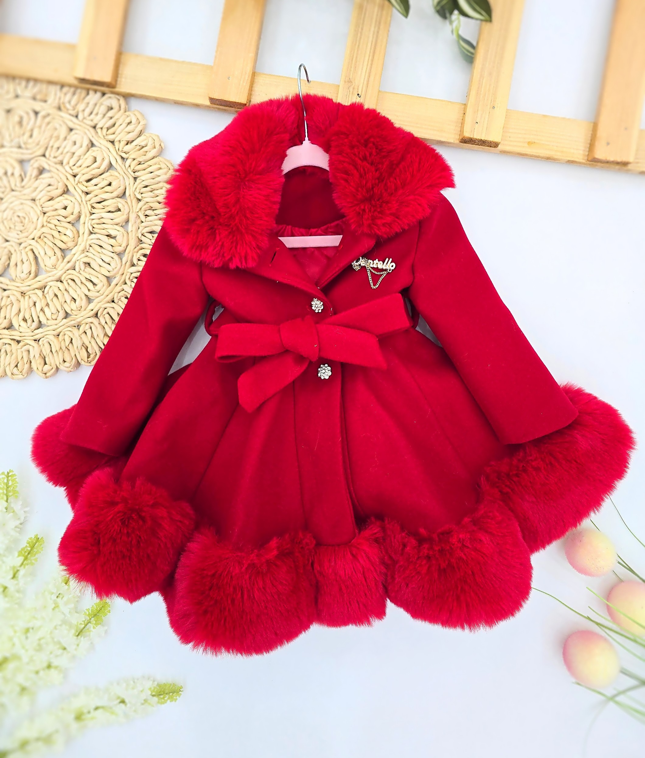 Ekskluzivni crveni kaput za devojčice sa krznom