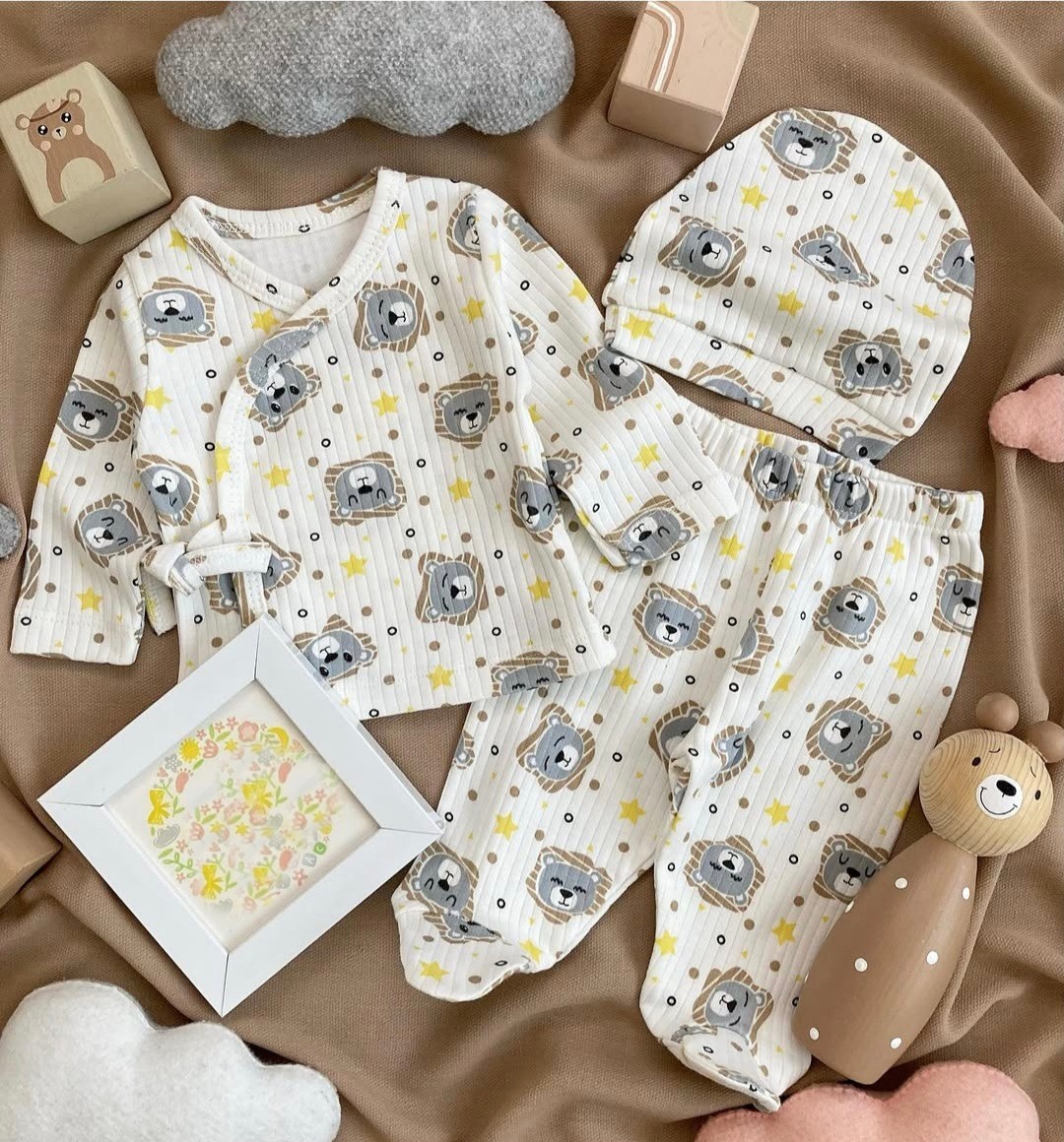 Trodeli bebi set sa medvedićima – bluza, pantalone i kapica