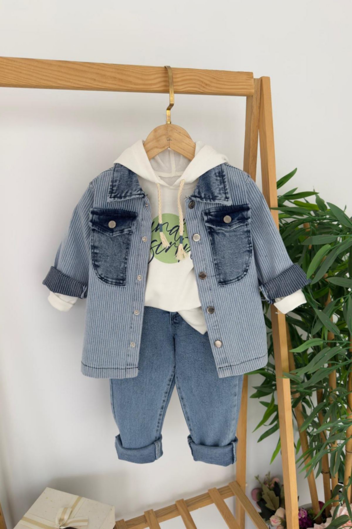 Komplet za dečake – teksas košulja, duks i farmerice