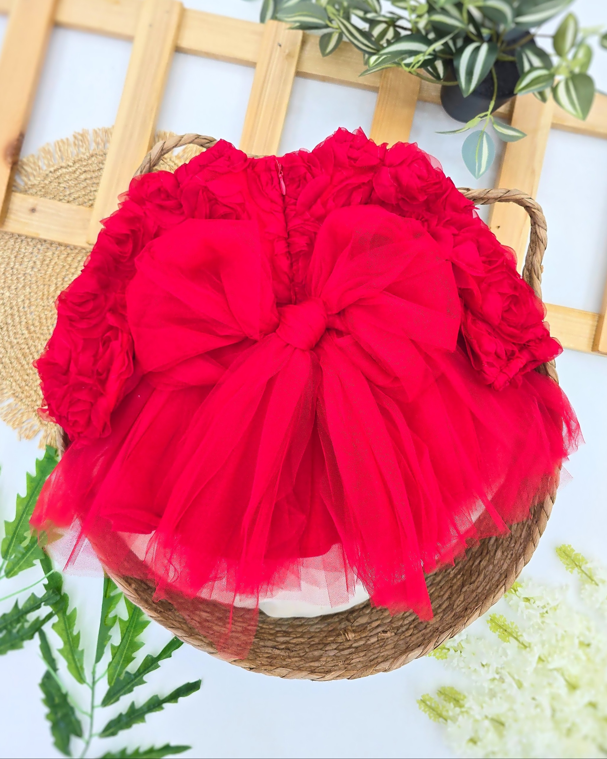 Crvena svečana haljinica sa 3D ružama i velikom mašnom