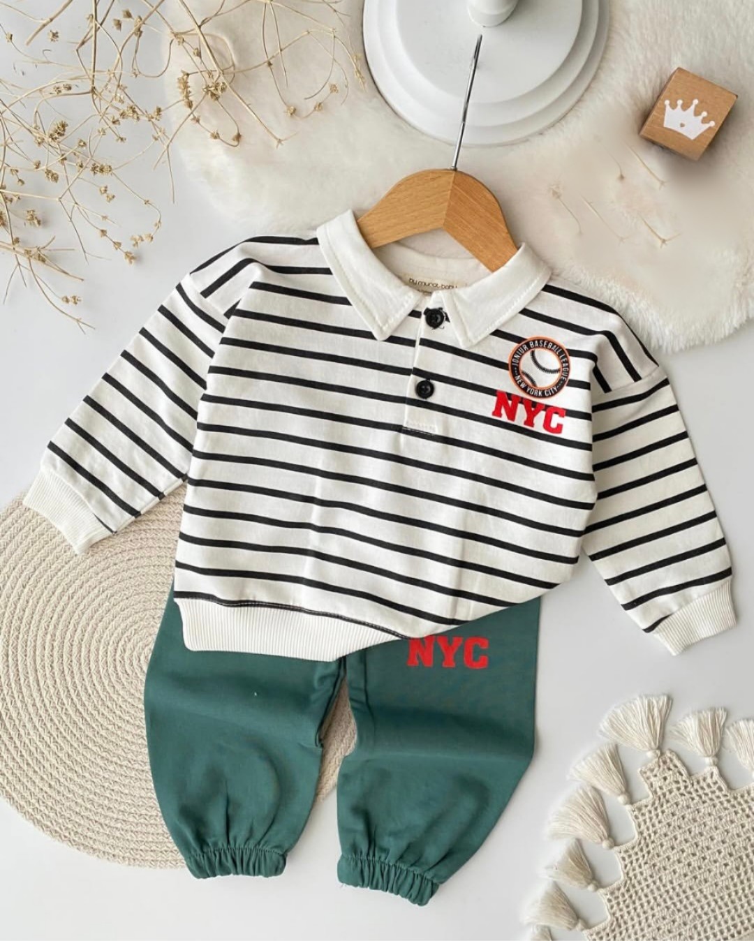 Belo-zelena trenerka za bebe dečake sa kragnicom