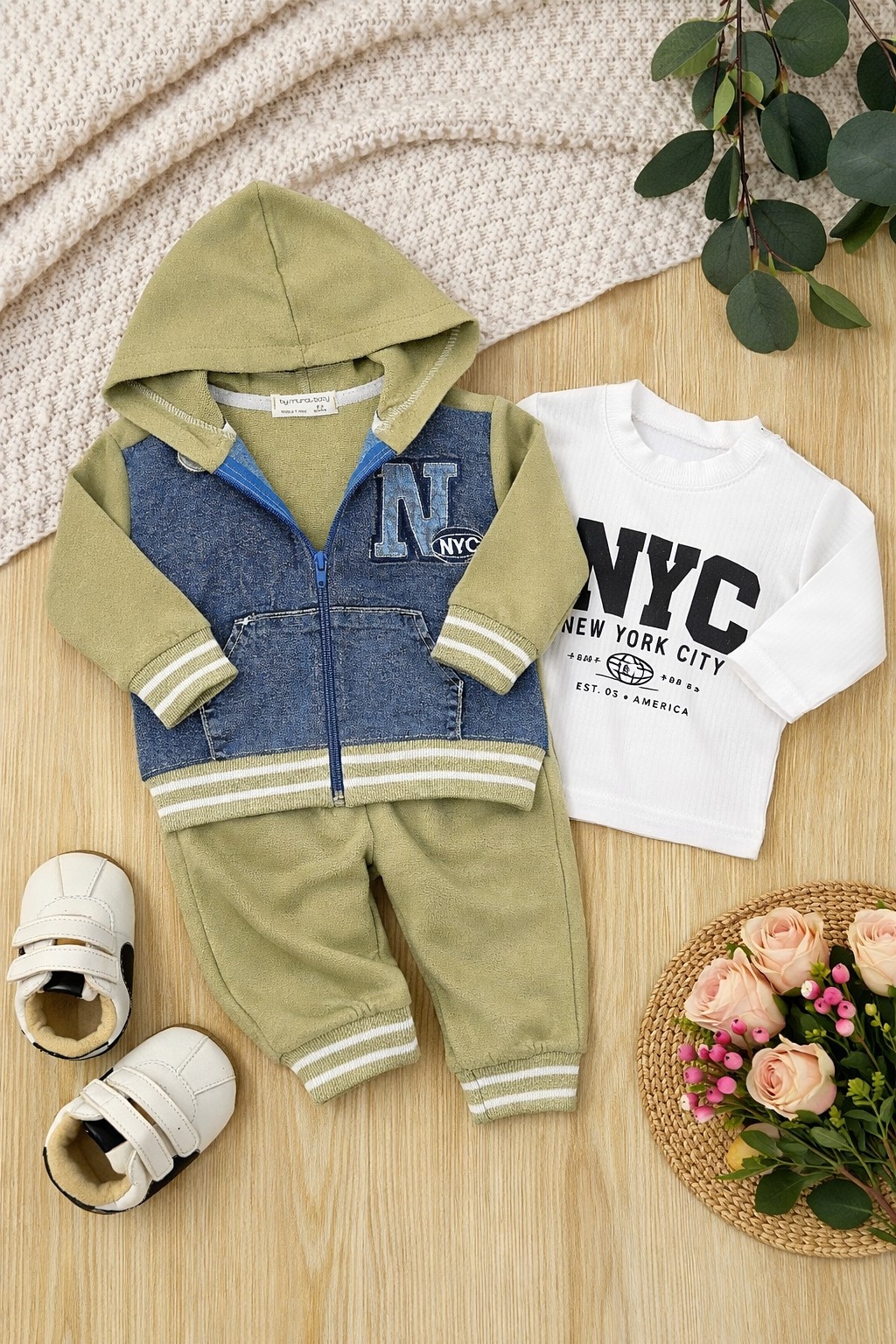 Maslinasti trenerka set za bebe sa duksericom i bluzicom