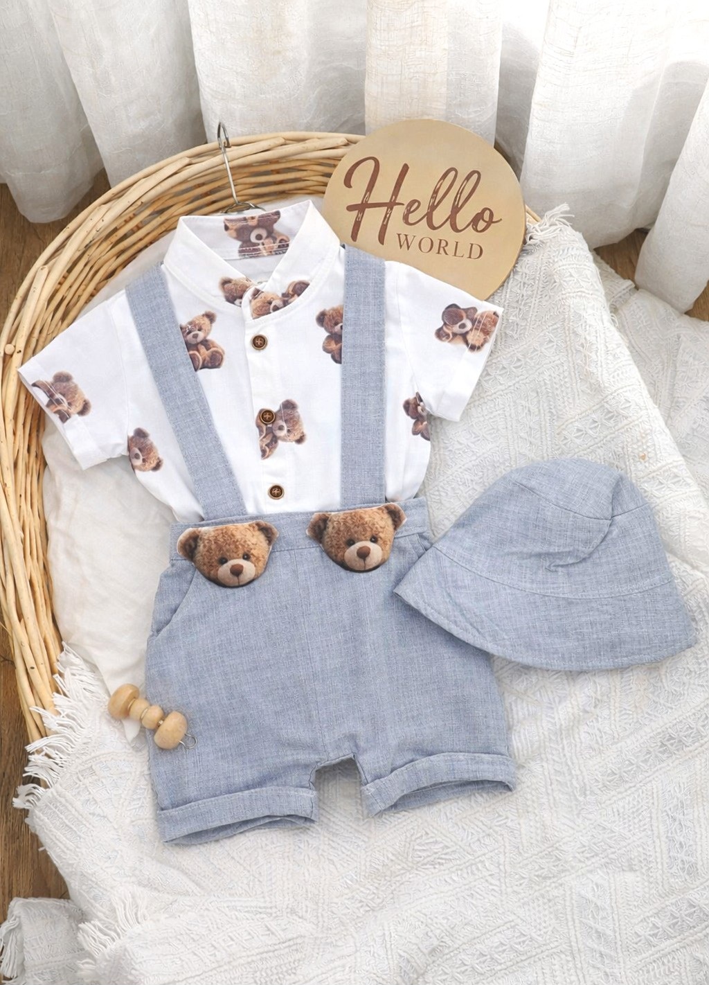 Letnji komplet za dečake – sivi šorc sa tregerima, šeširić i košulja sa medom